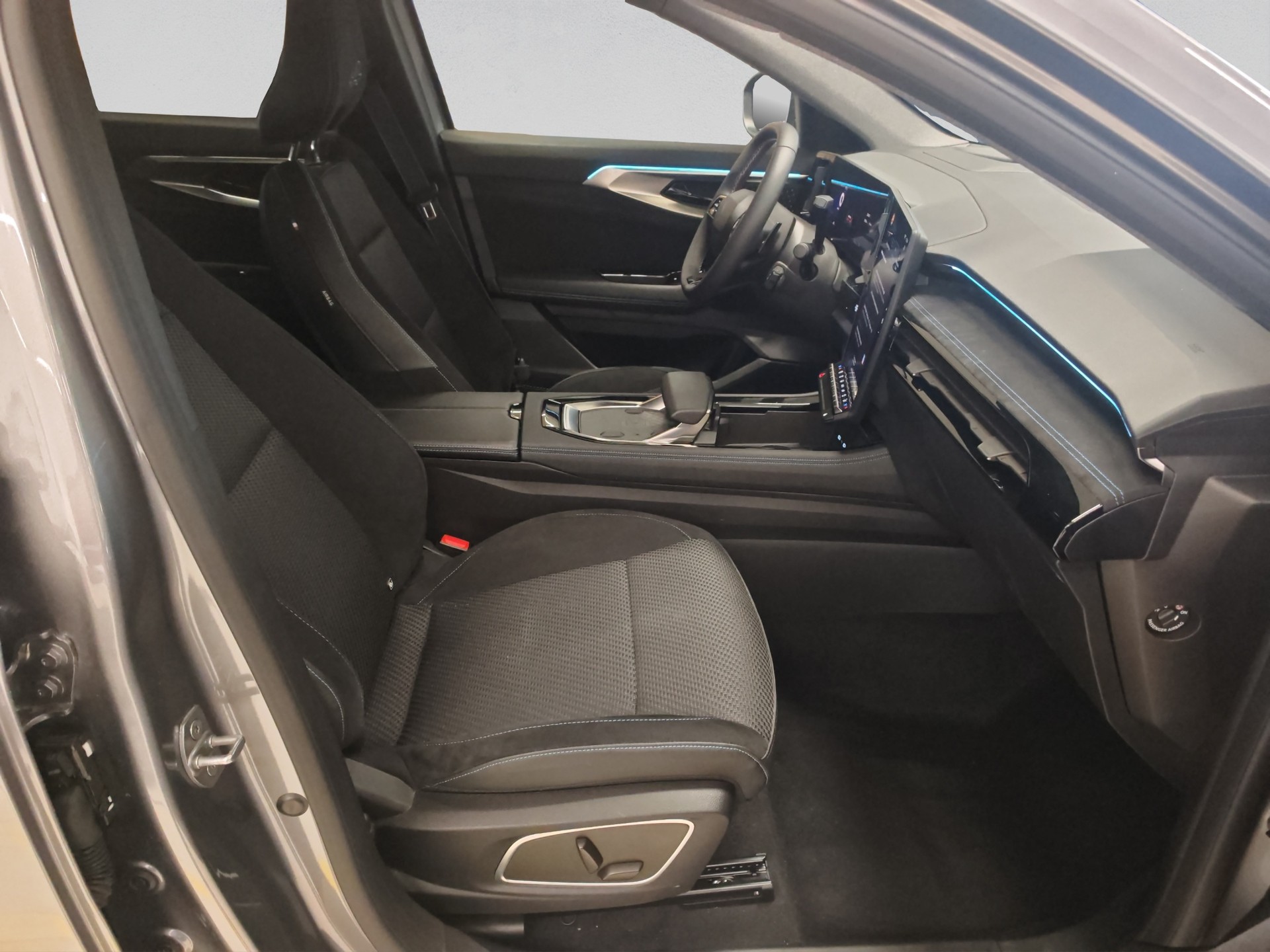 RENAULT Espace 1.2 E-Tech 200 Esprit Alpine 7-Sitze-image-16