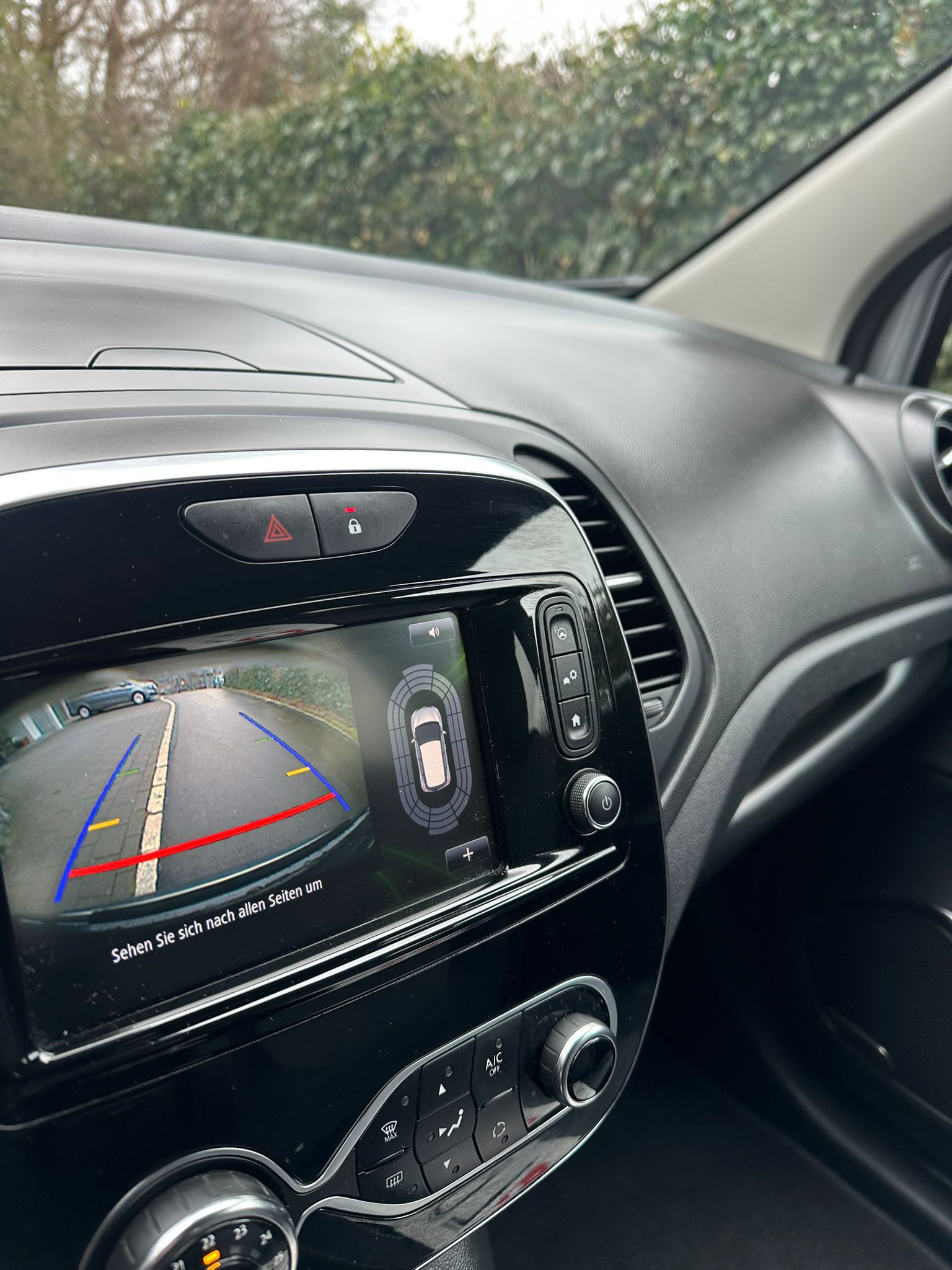 RENAULT Captur 1.2 T 16V Intens EDC-image-6