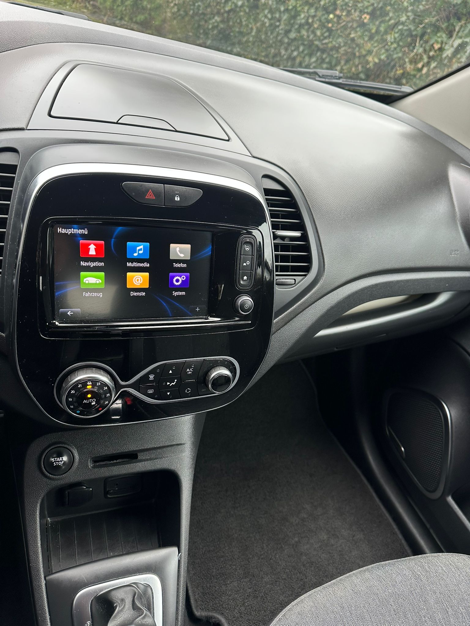 RENAULT Captur 1.2 T 16V Intens EDC-image-4