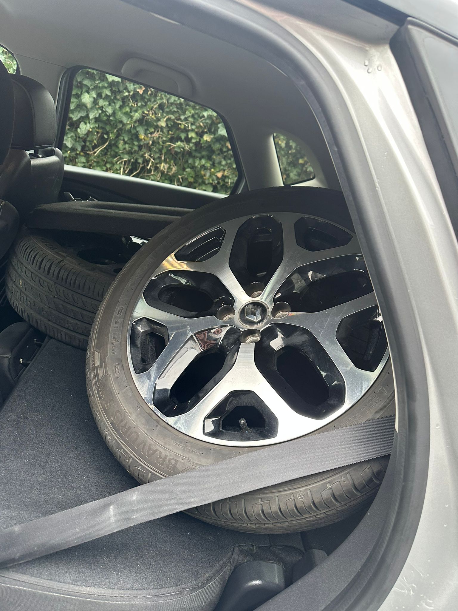 RENAULT Captur 1.2 T 16V Intens EDC-image-12