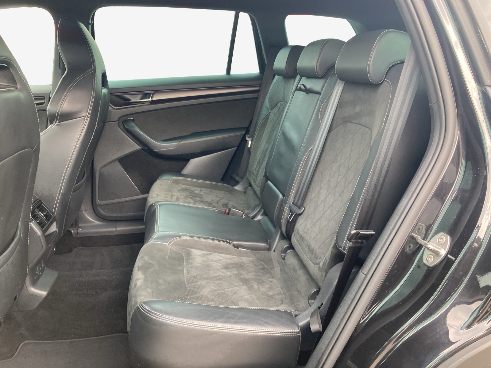 SKODA Kodiaq 2.0 TDI CR SportLine 4x4 DSG-image-11