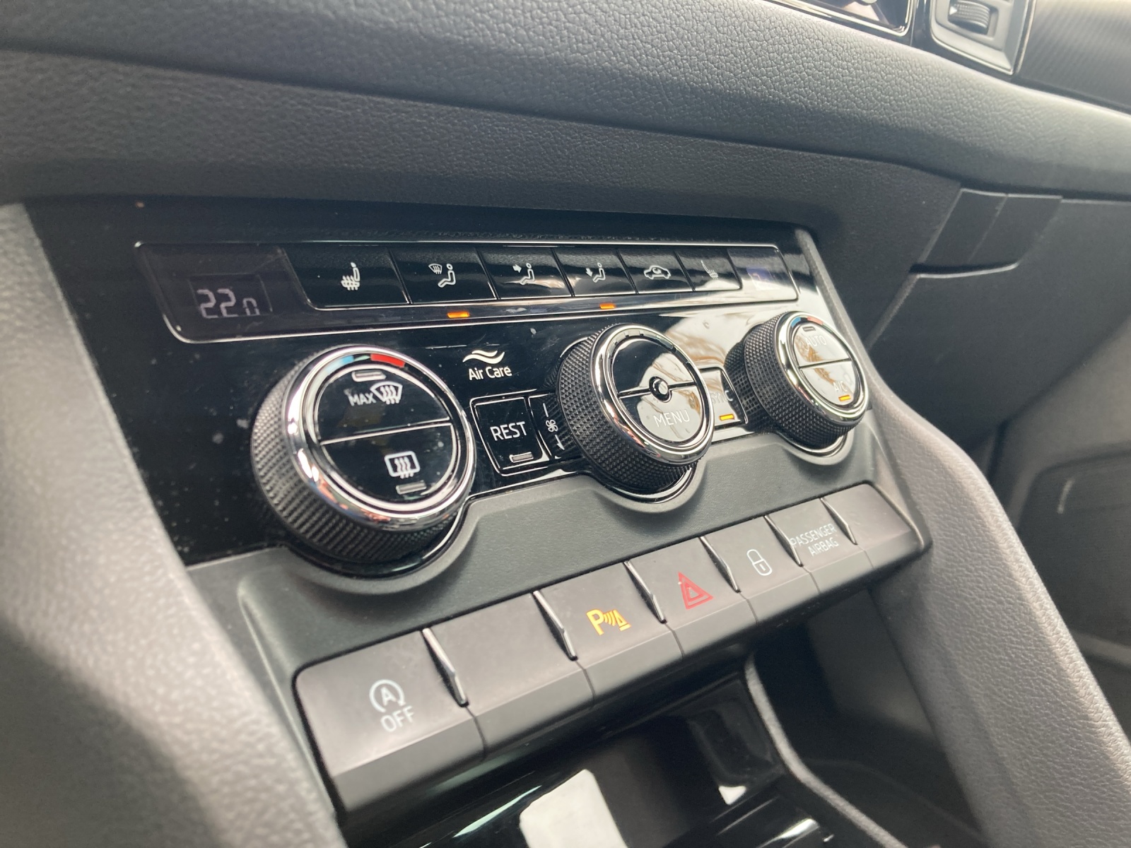 SKODA Kodiaq 2.0 TDI CR SportLine 4x4 DSG-image-15