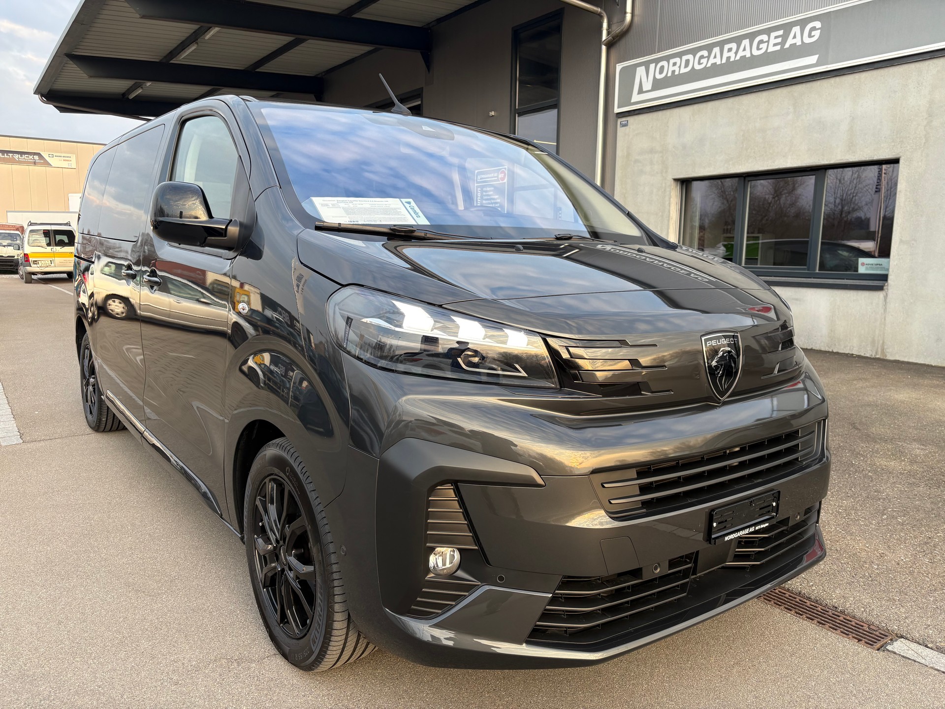 PEUGEOT Traveller Standard 2.0 BlueHDi 180 Business S/S