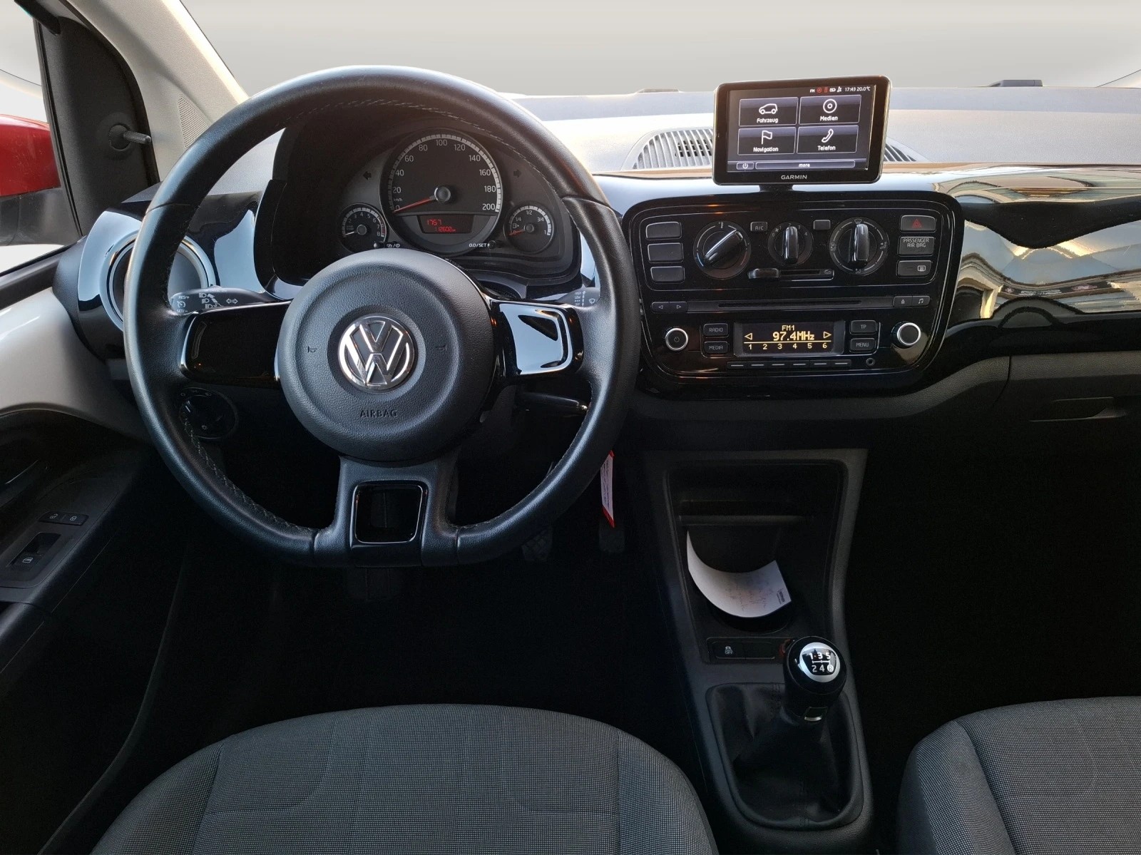 VW Up 1.0 swiss up mit Navi - Tempomat - Parksensoren....-image-9