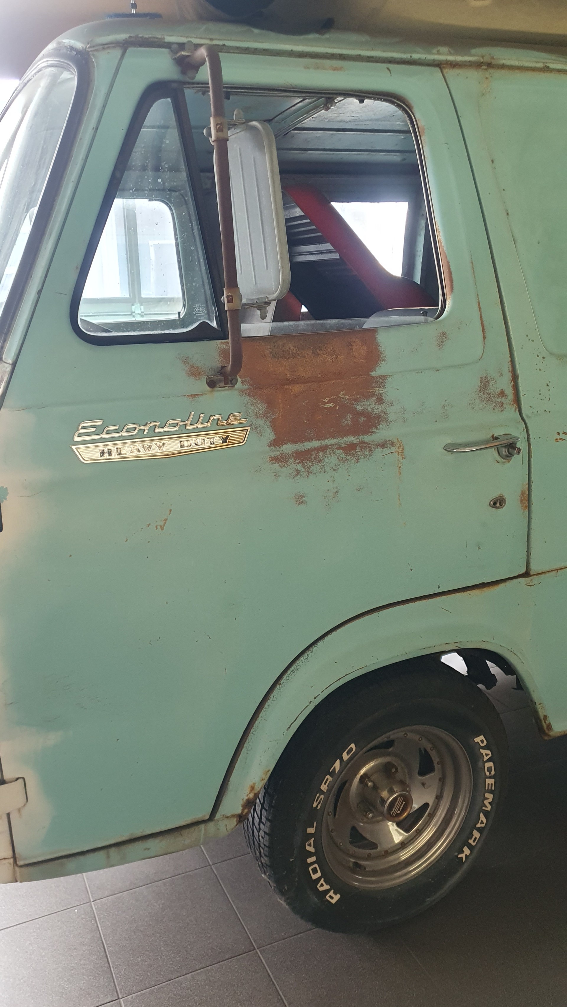 FORD Econoline Heavy Duty-image-9