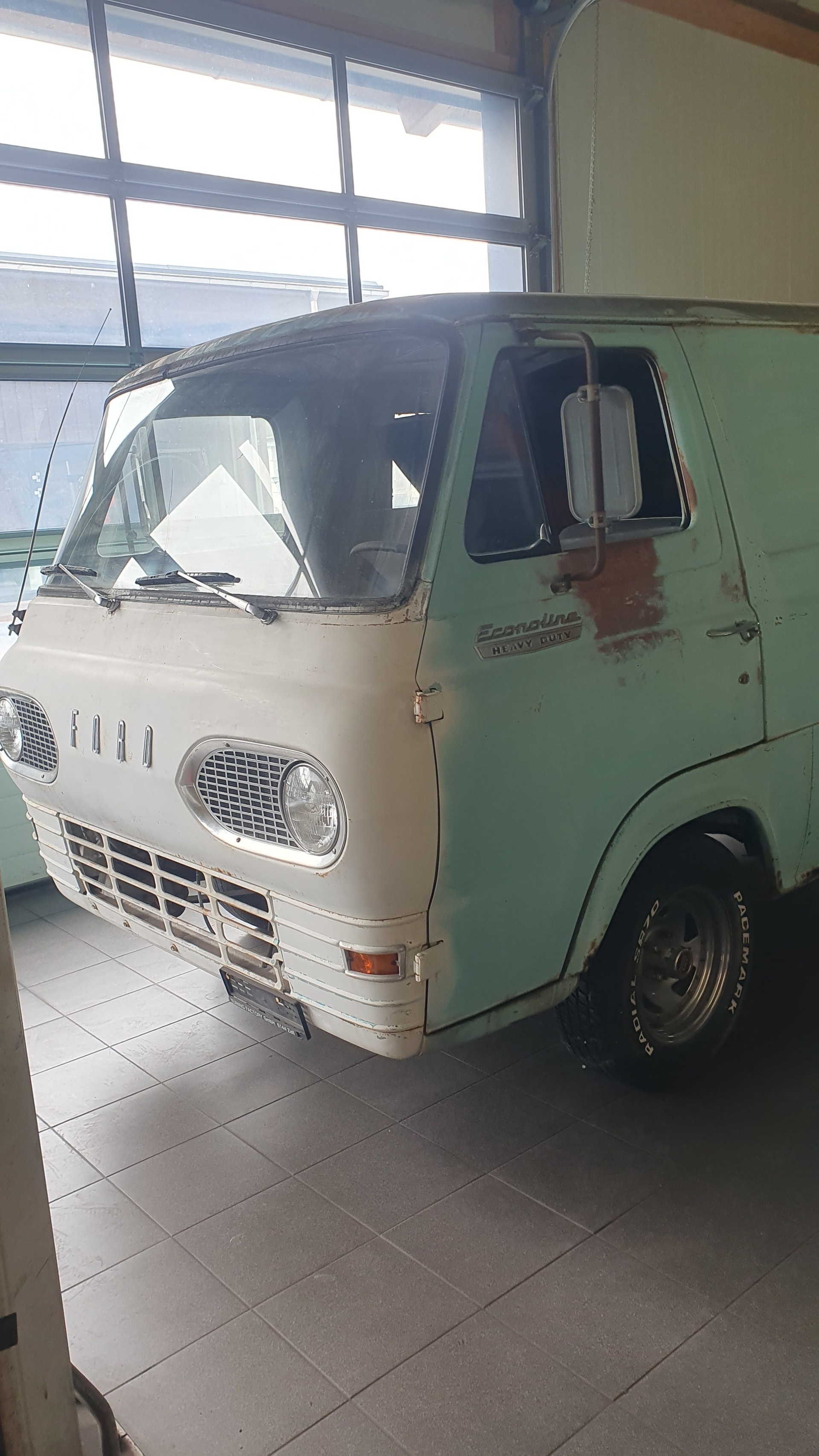 FORD Econoline Heavy Duty-image-1