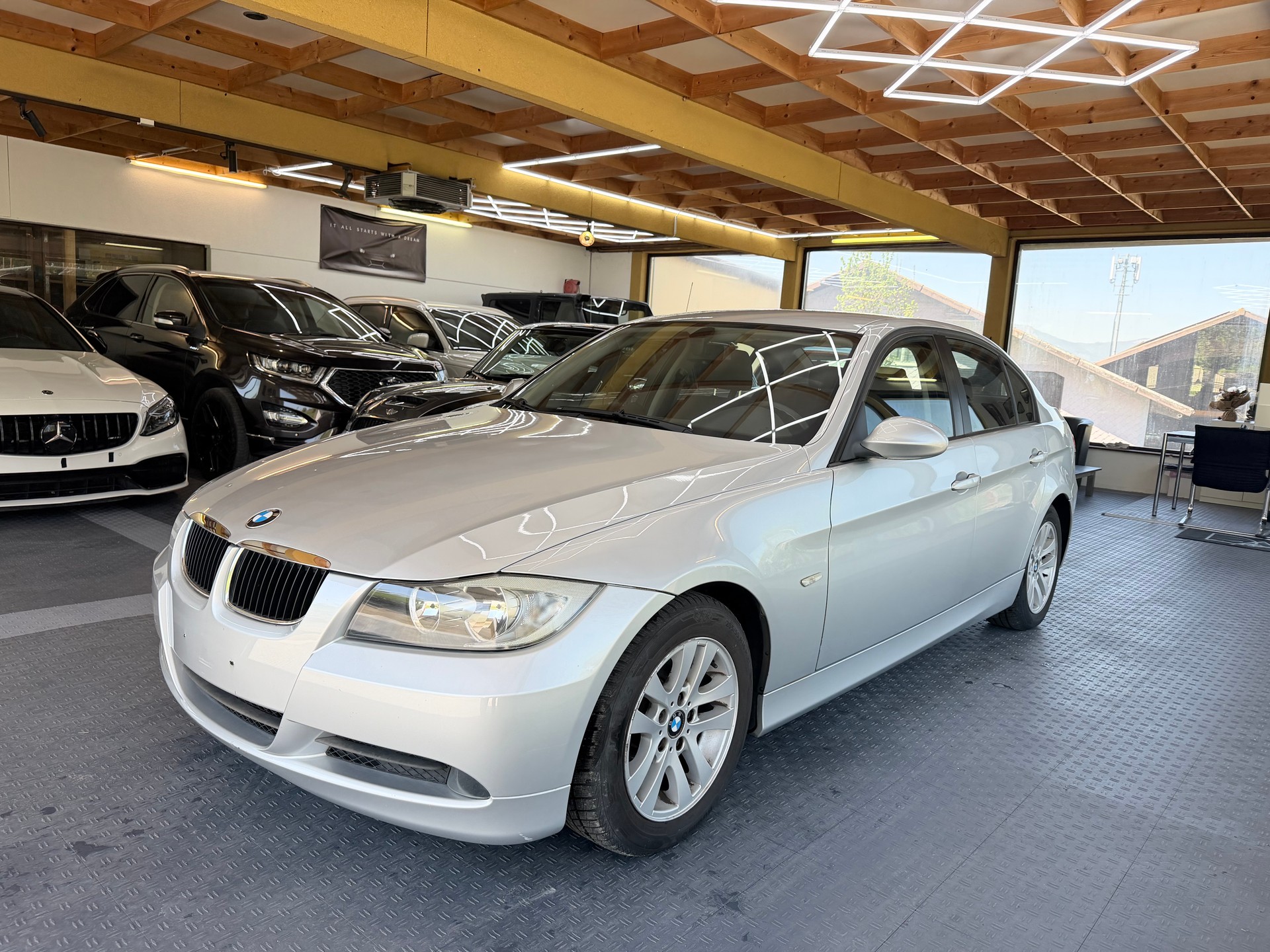 BMW 320i