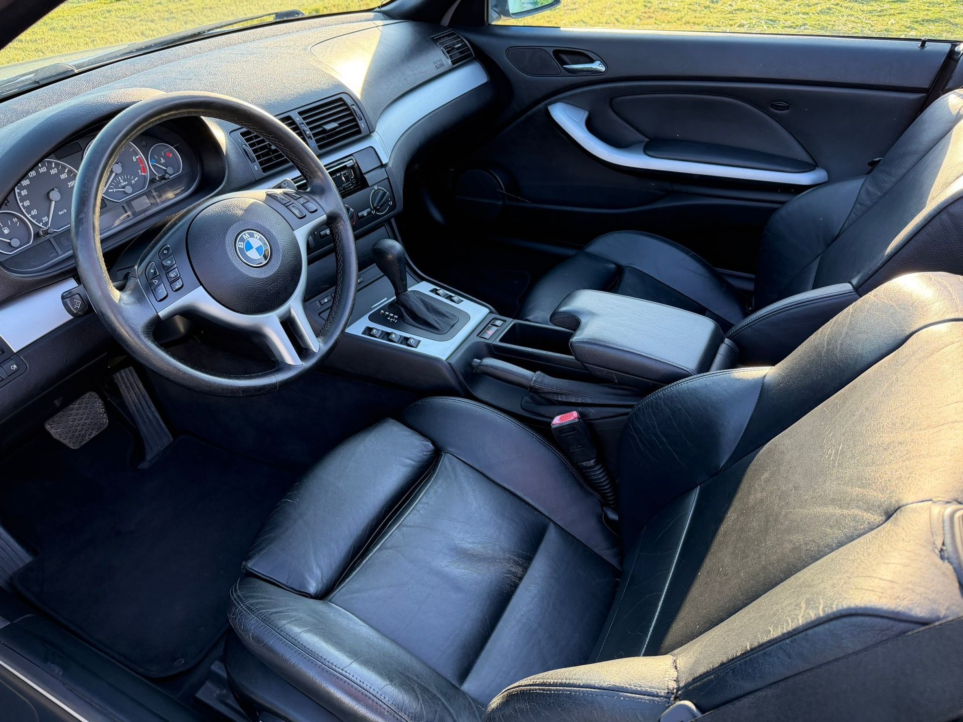 BMW 330Ci Cabriolet-image-7