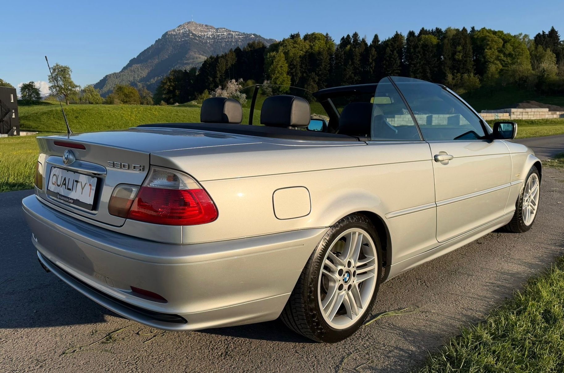 BMW 330Ci Cabriolet-image-5