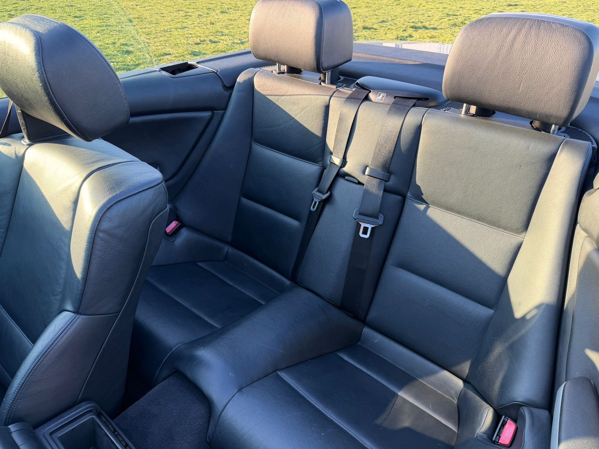 BMW 330Ci Cabriolet-image-12