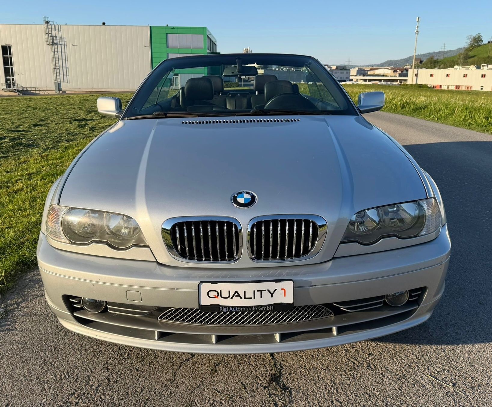 BMW 330Ci Cabriolet-image-6