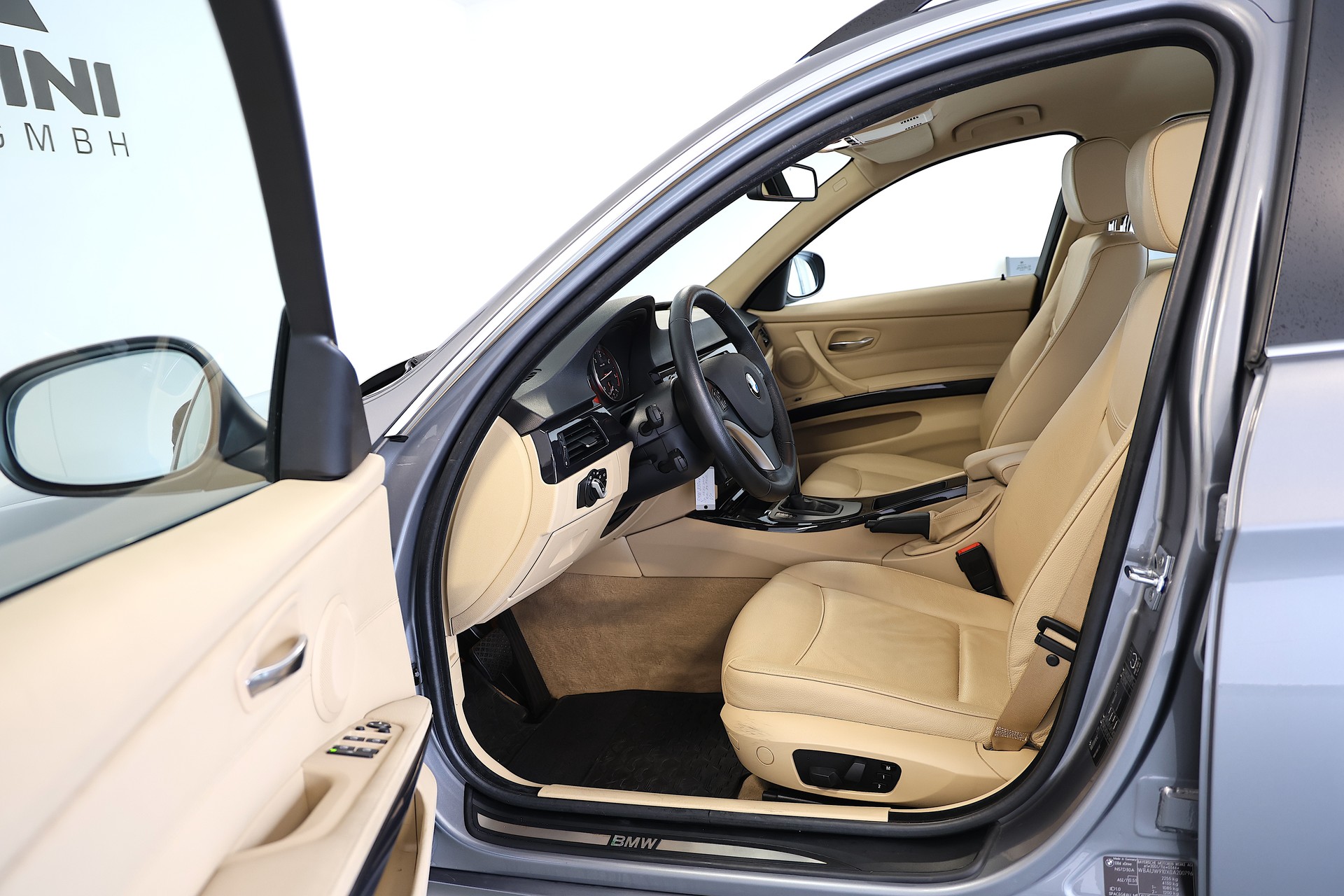 BMW 330d xDrive Touring Steptronic-image-6