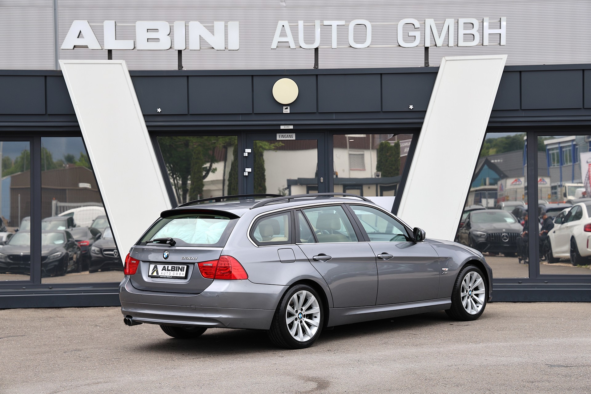 BMW 330d xDrive Touring Steptronic-image-3