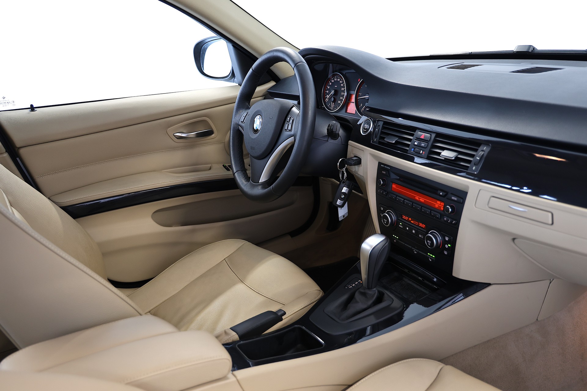 BMW 330d xDrive Touring Steptronic-image-13