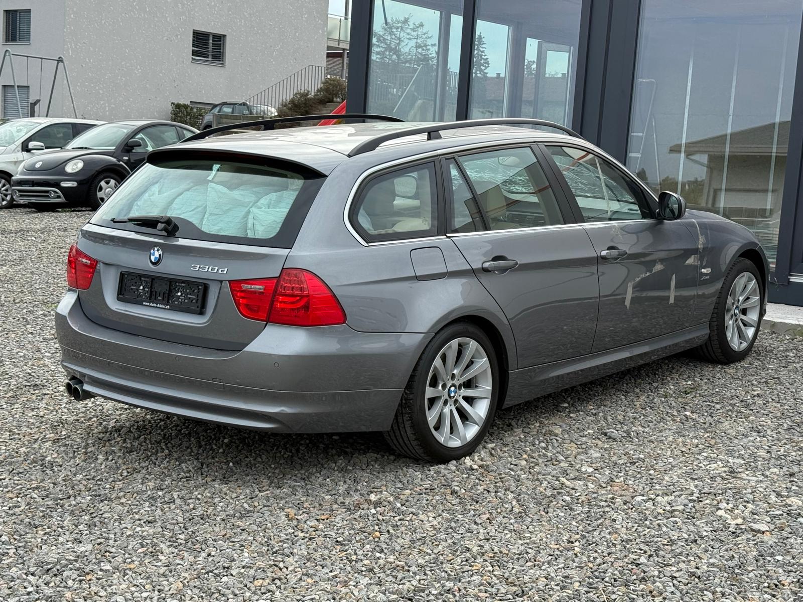 BMW 330d xDrive Touring Steptronic *HAGELSCHADEN* **Jetzt nur noch CHF 8'900.- statt CHF 14'900.-**-image-7