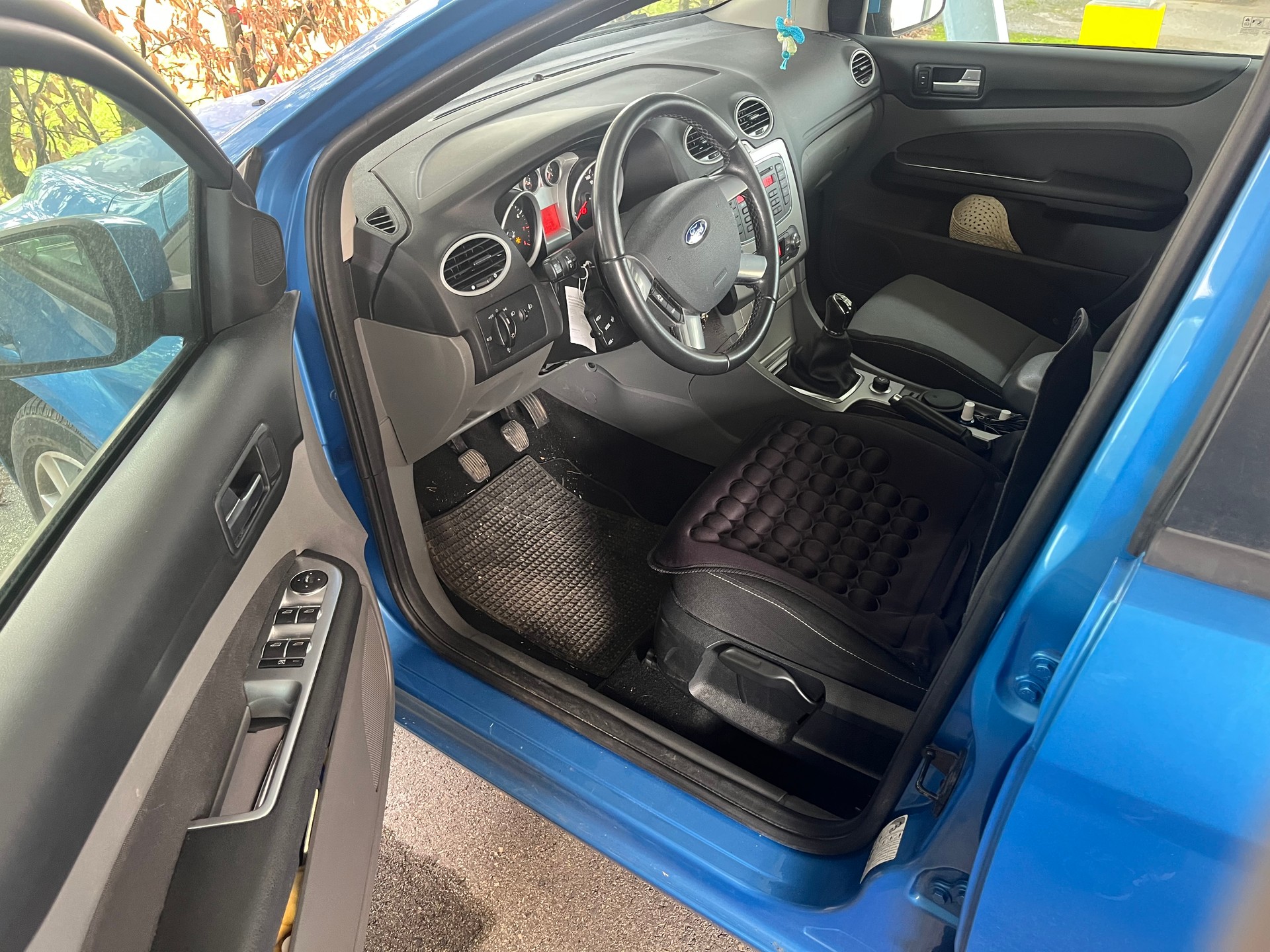 FORD Focus 1.8i Carving-image-3
