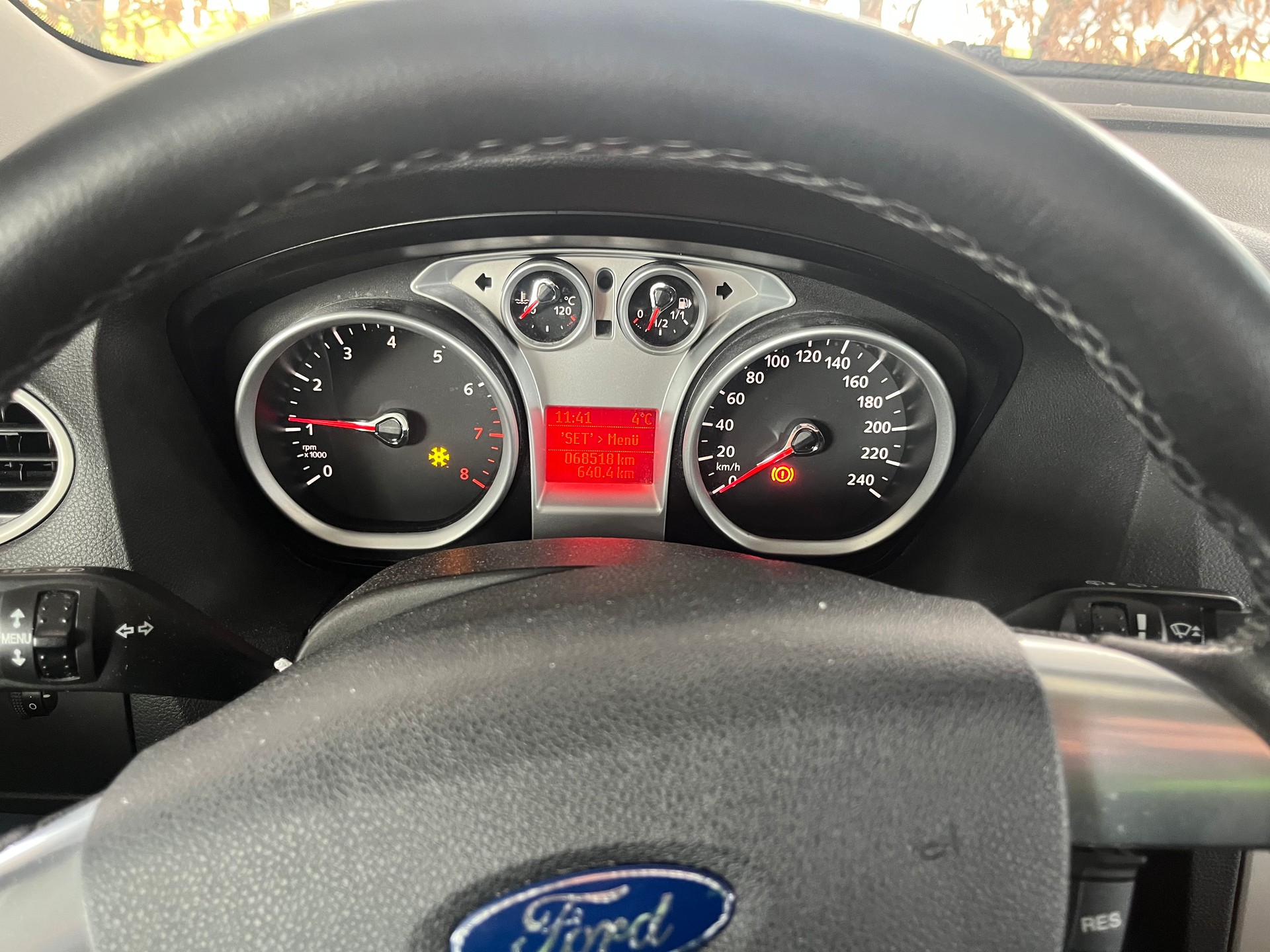 FORD Focus 1.8i Carving-image-5
