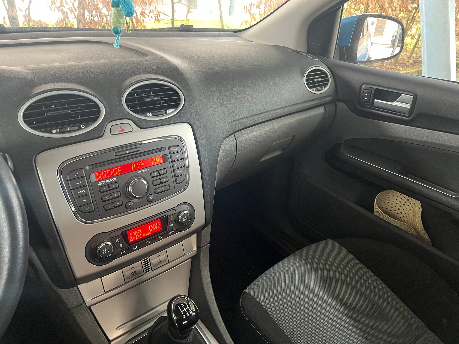 FORD Focus 1.8i Carving-image-4