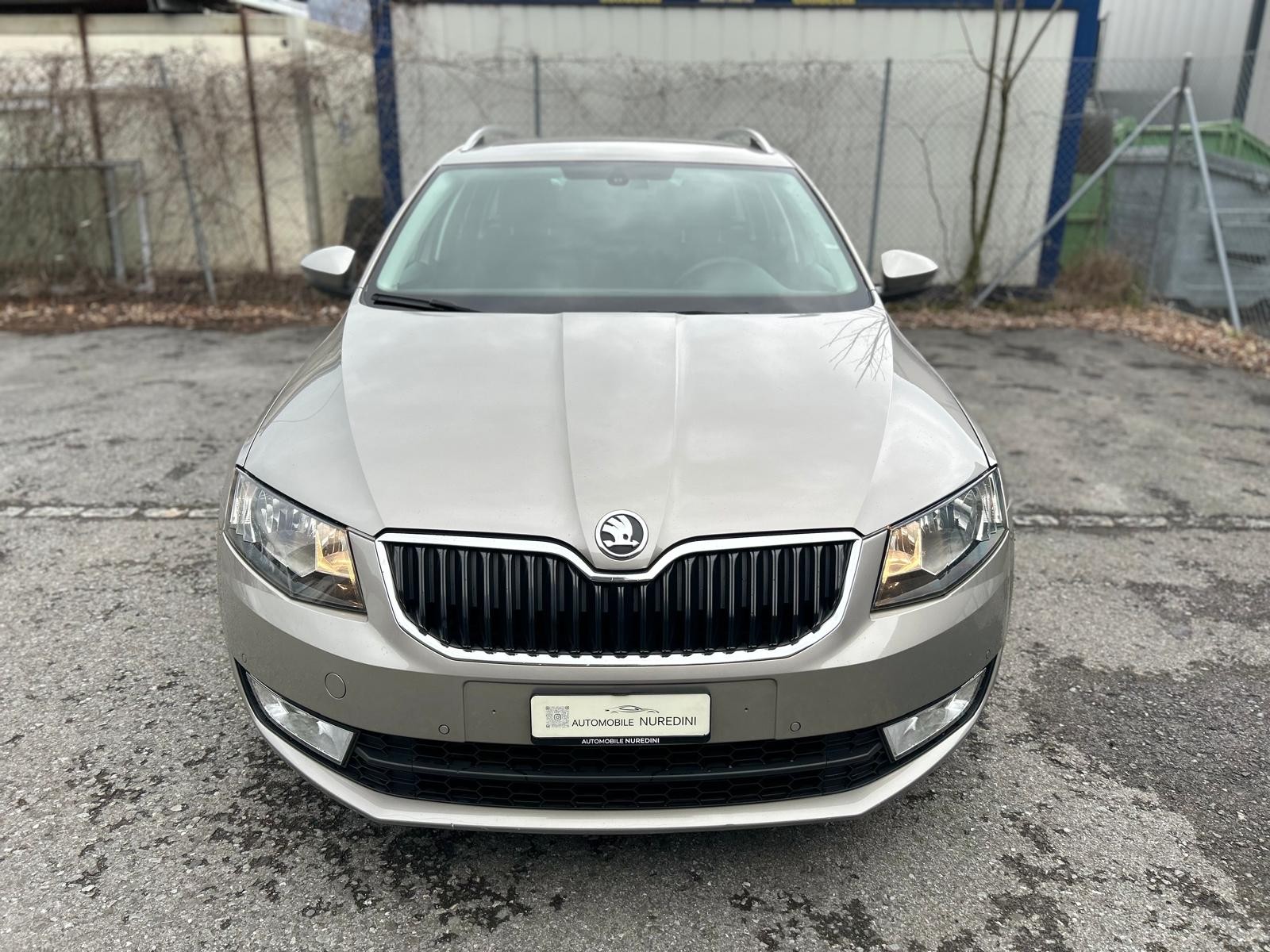 SKODA Octavia Combi 2.0 TDI Ambition 4x4-image-4