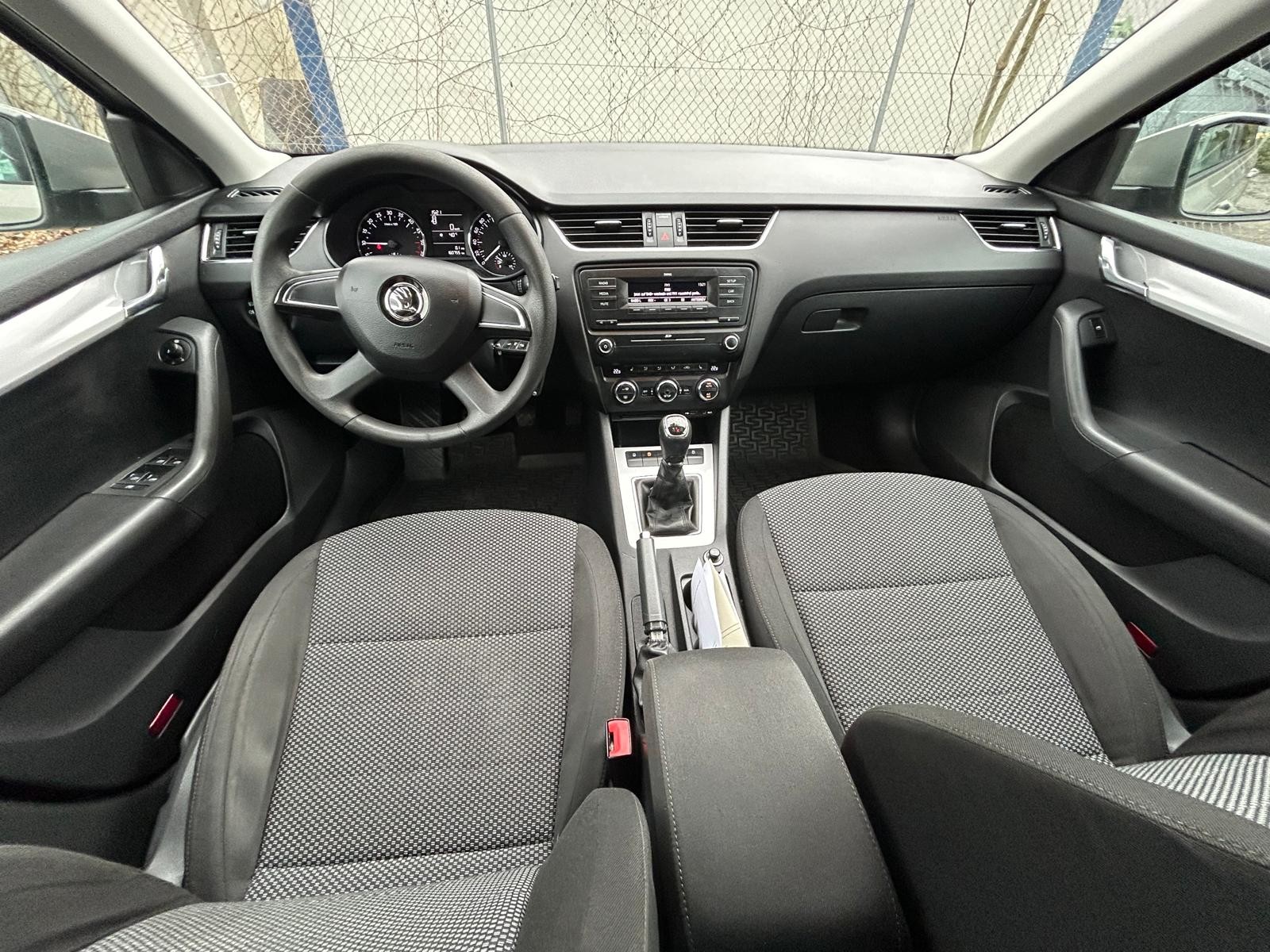 SKODA Octavia Combi 2.0 TDI Ambition 4x4-image-9