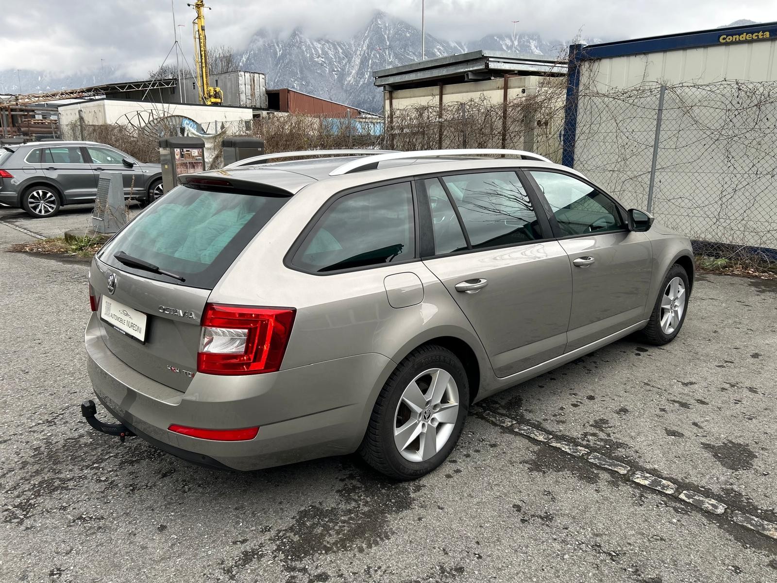 SKODA Octavia Combi 2.0 TDI Ambition 4x4-image-3