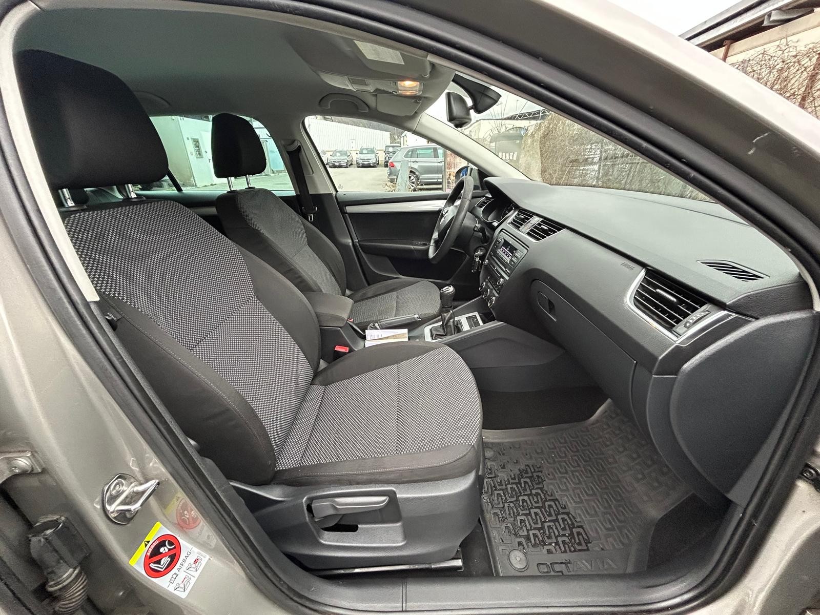 SKODA Octavia Combi 2.0 TDI Ambition 4x4-image-10