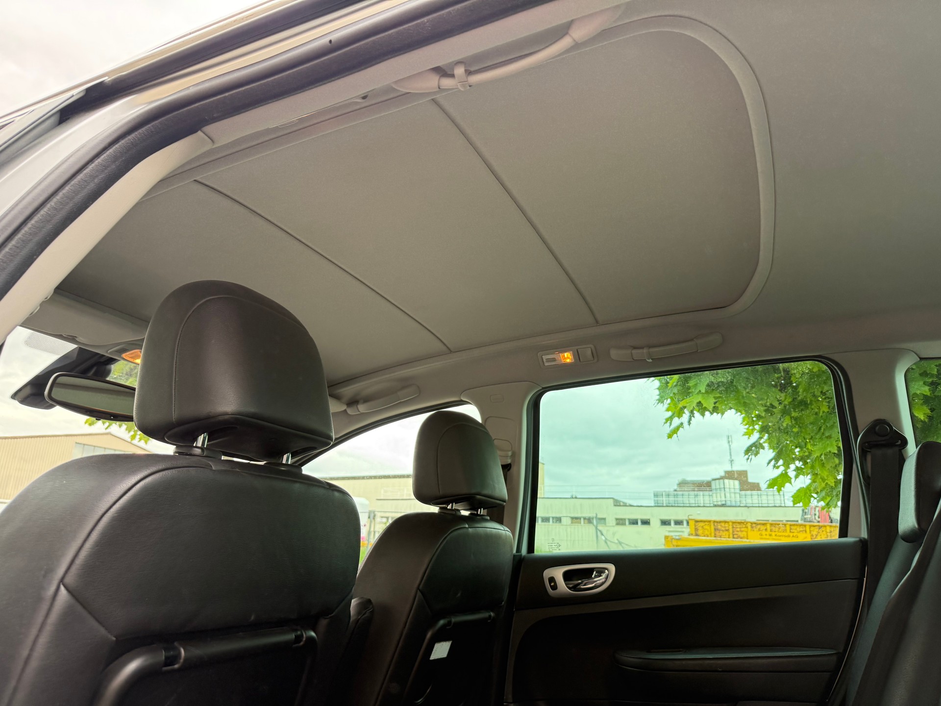 PEUGEOT 307 SW 2.0 HDI Platinum Edition-image-9