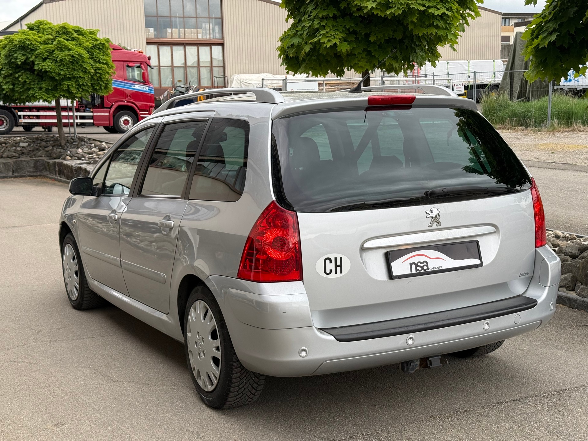 PEUGEOT 307 SW 2.0 HDI Platinum Edition-image-3