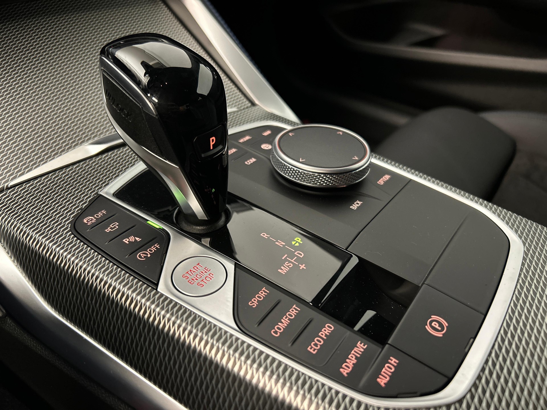 BMW M240i xDrive Coupé-image-13