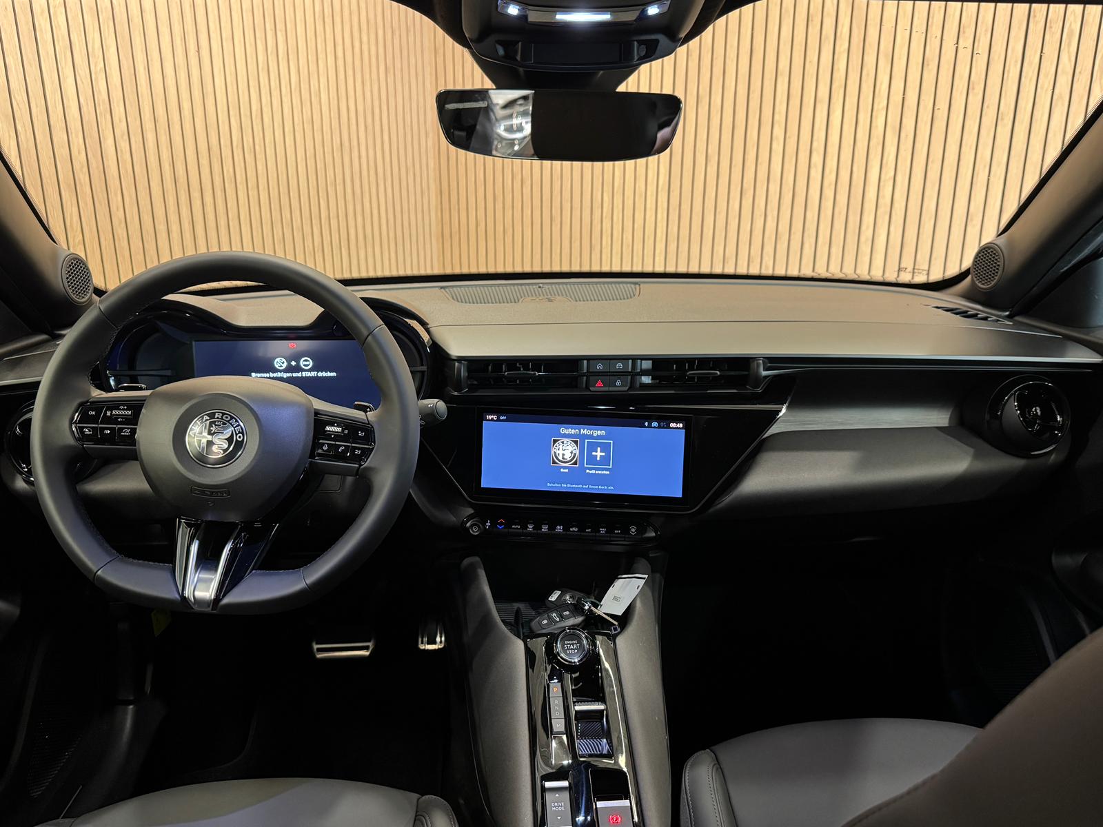 ALFA ROMEO Junior 1.2 48V Hybrid Q4 *Arese Grau*-image-12