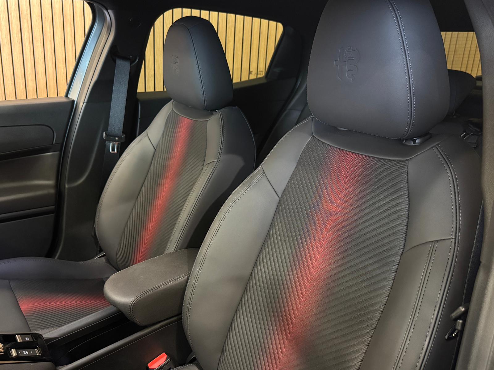 ALFA ROMEO Junior 1.2 48V Hybrid Q4 *Arese Grau*-image-25