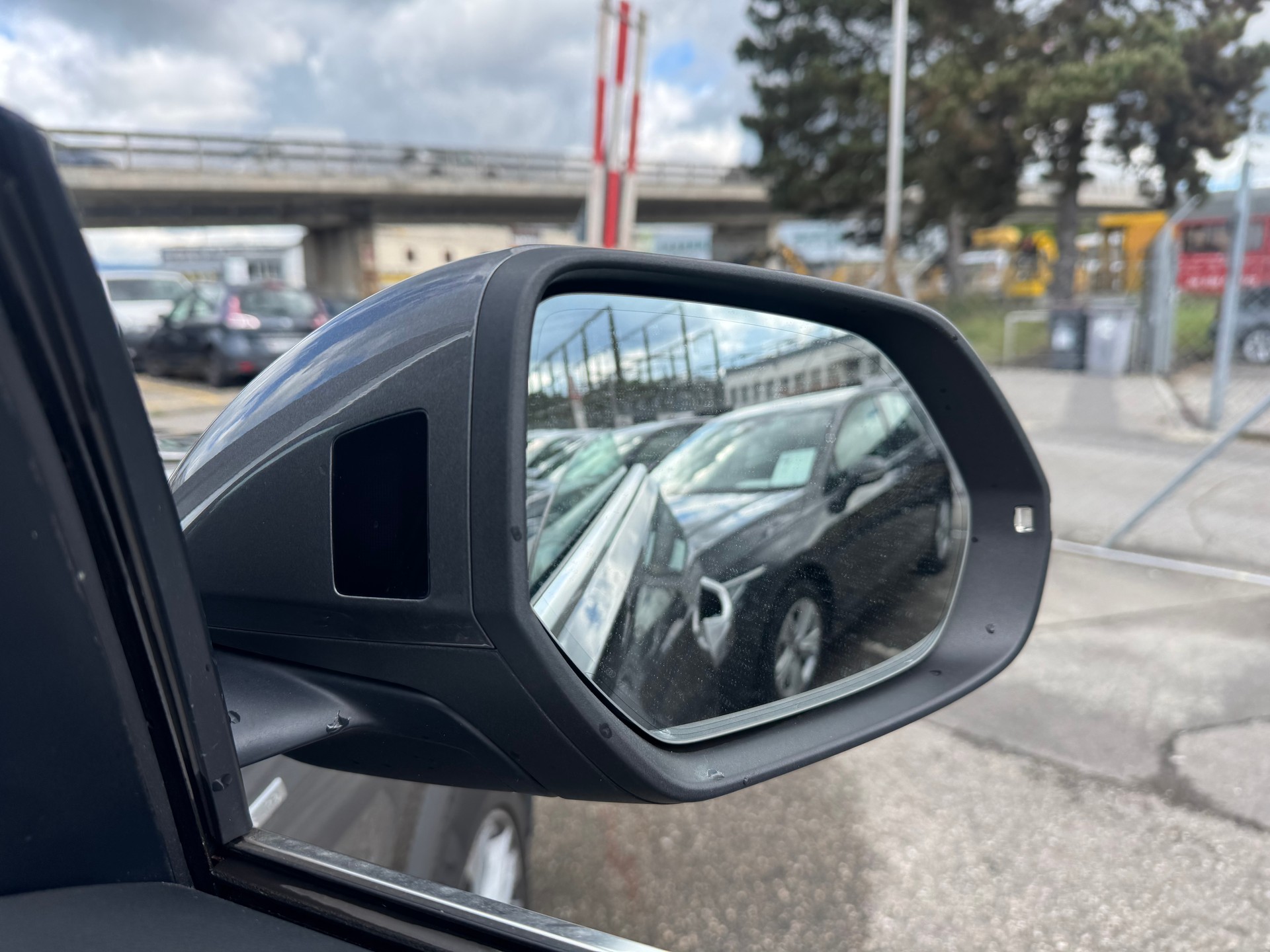 AUDI Q8 50 TDI S-Line quattro tiptronic-image-15