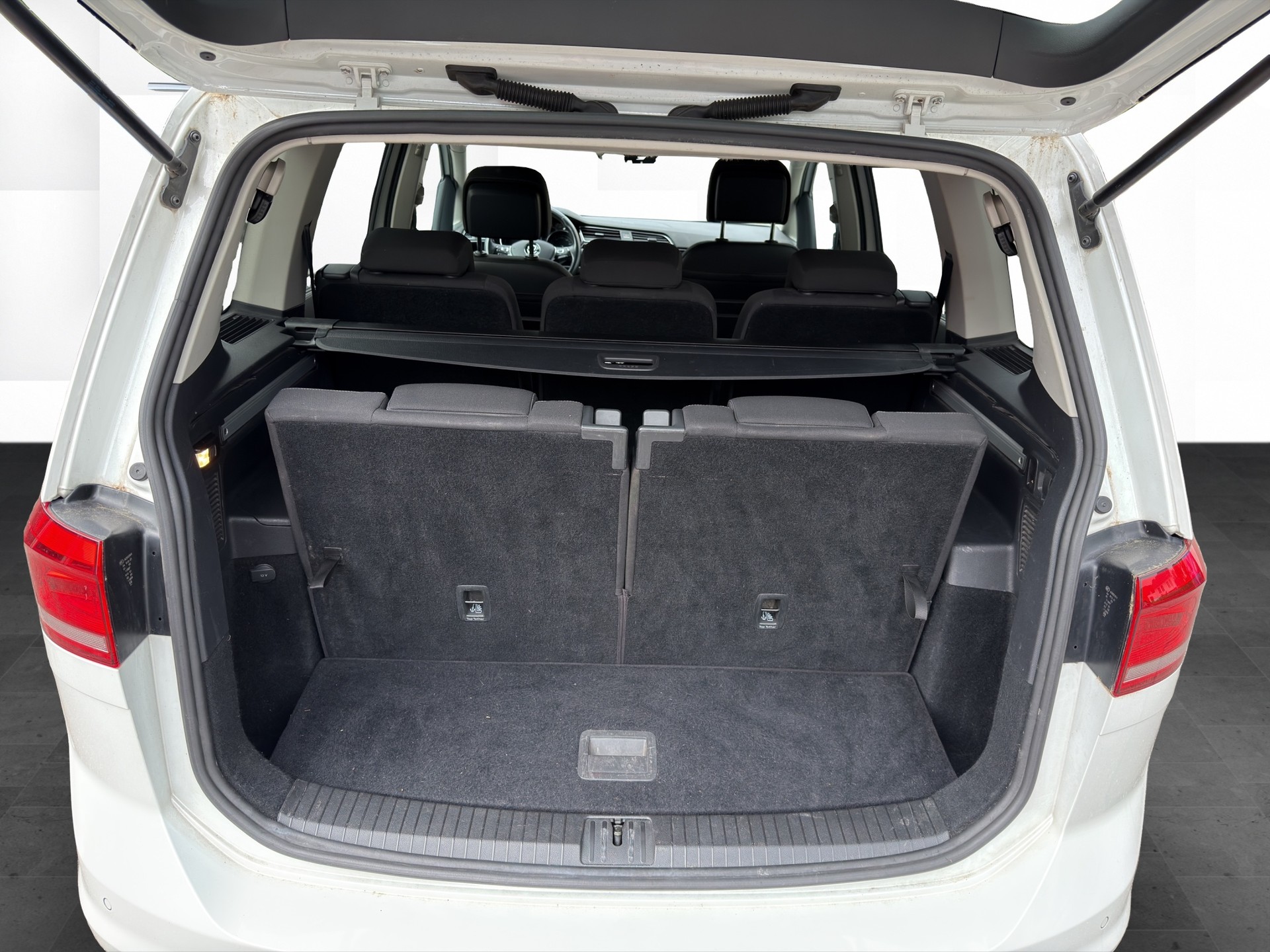VW Touran 2.0 TDI BlueMotion Technology Comfortline 7 Platz DSG-image-9