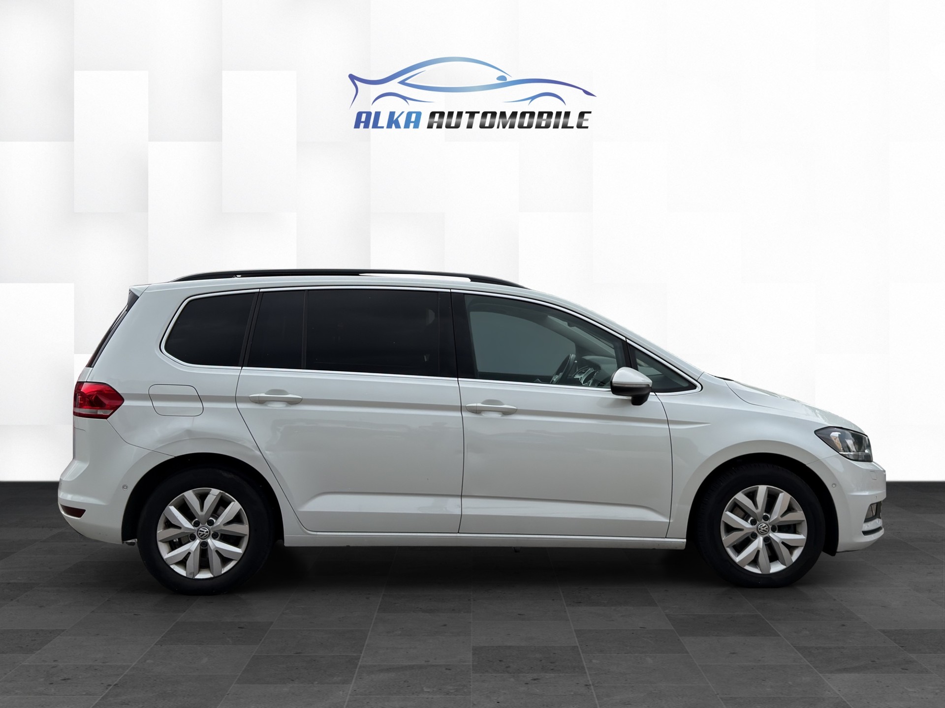 VW Touran 2.0 TDI BlueMotion Technology Comfortline 7 Platz DSG-image-6