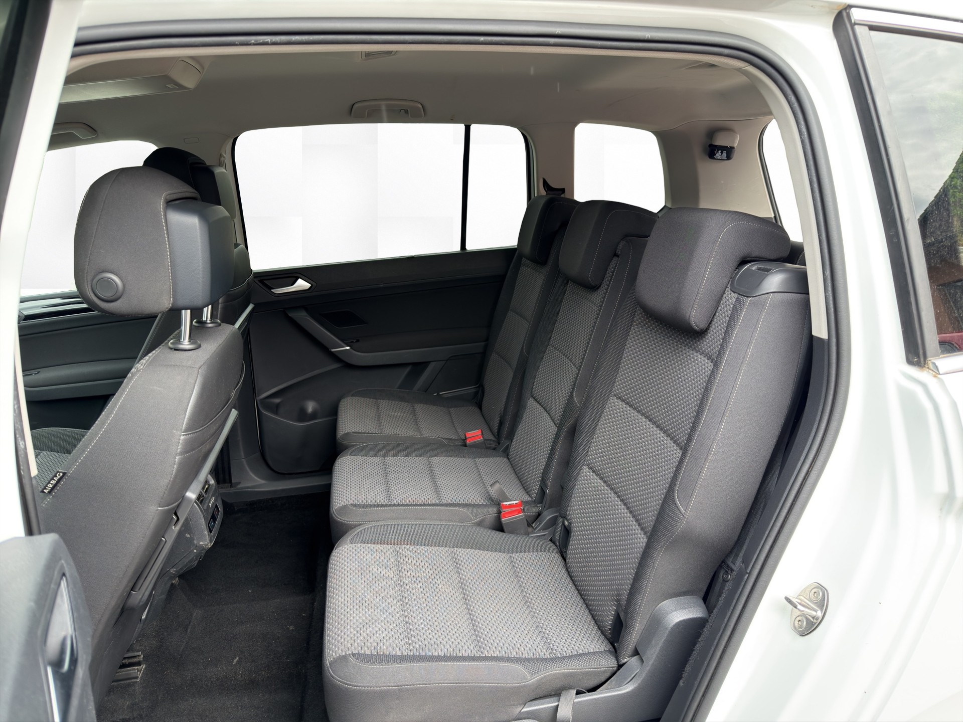 VW Touran 2.0 TDI BlueMotion Technology Comfortline 7 Platz DSG-image-11
