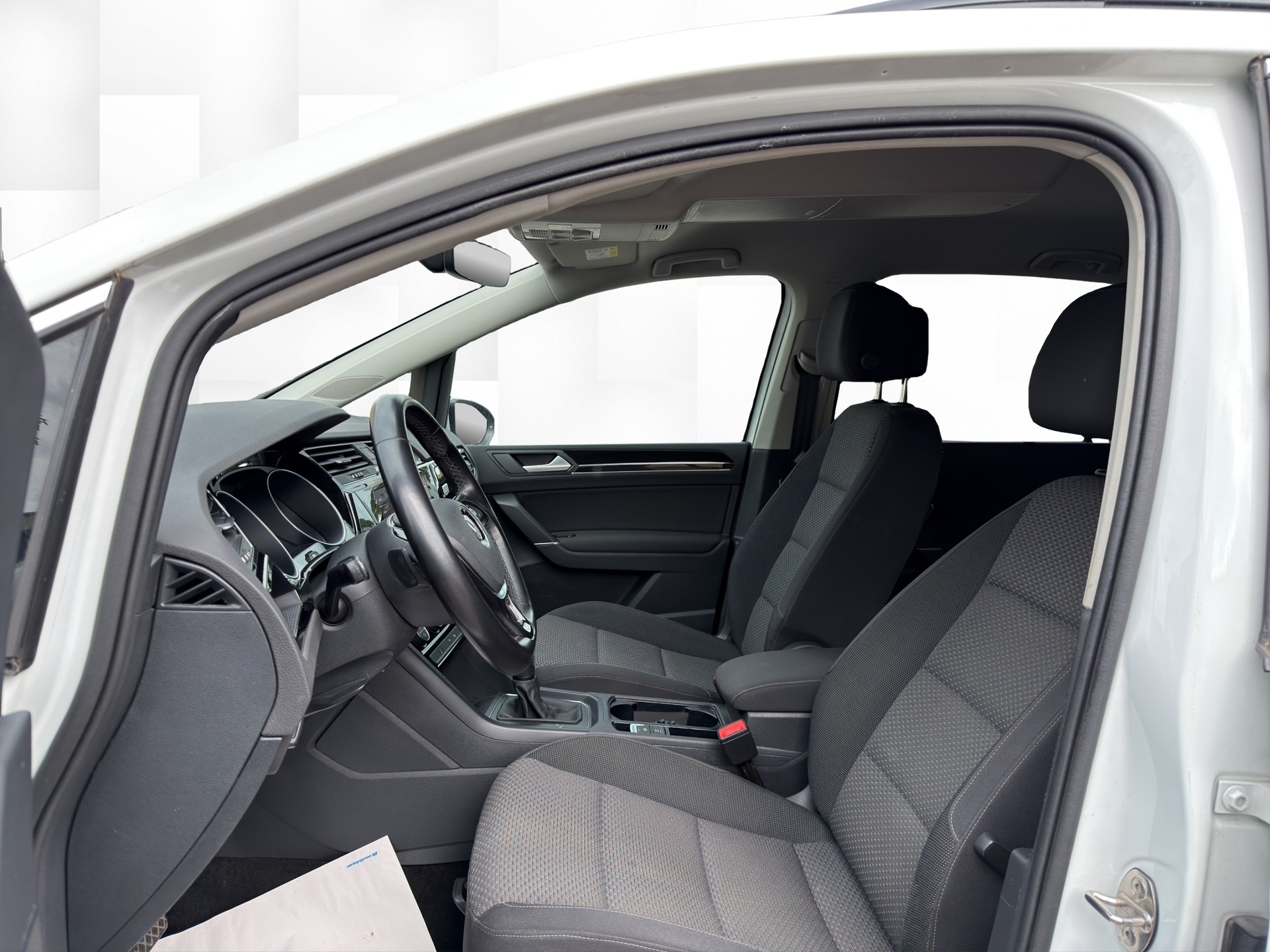 VW Touran 2.0 TDI BlueMotion Technology Comfortline 7 Platz DSG-image-8