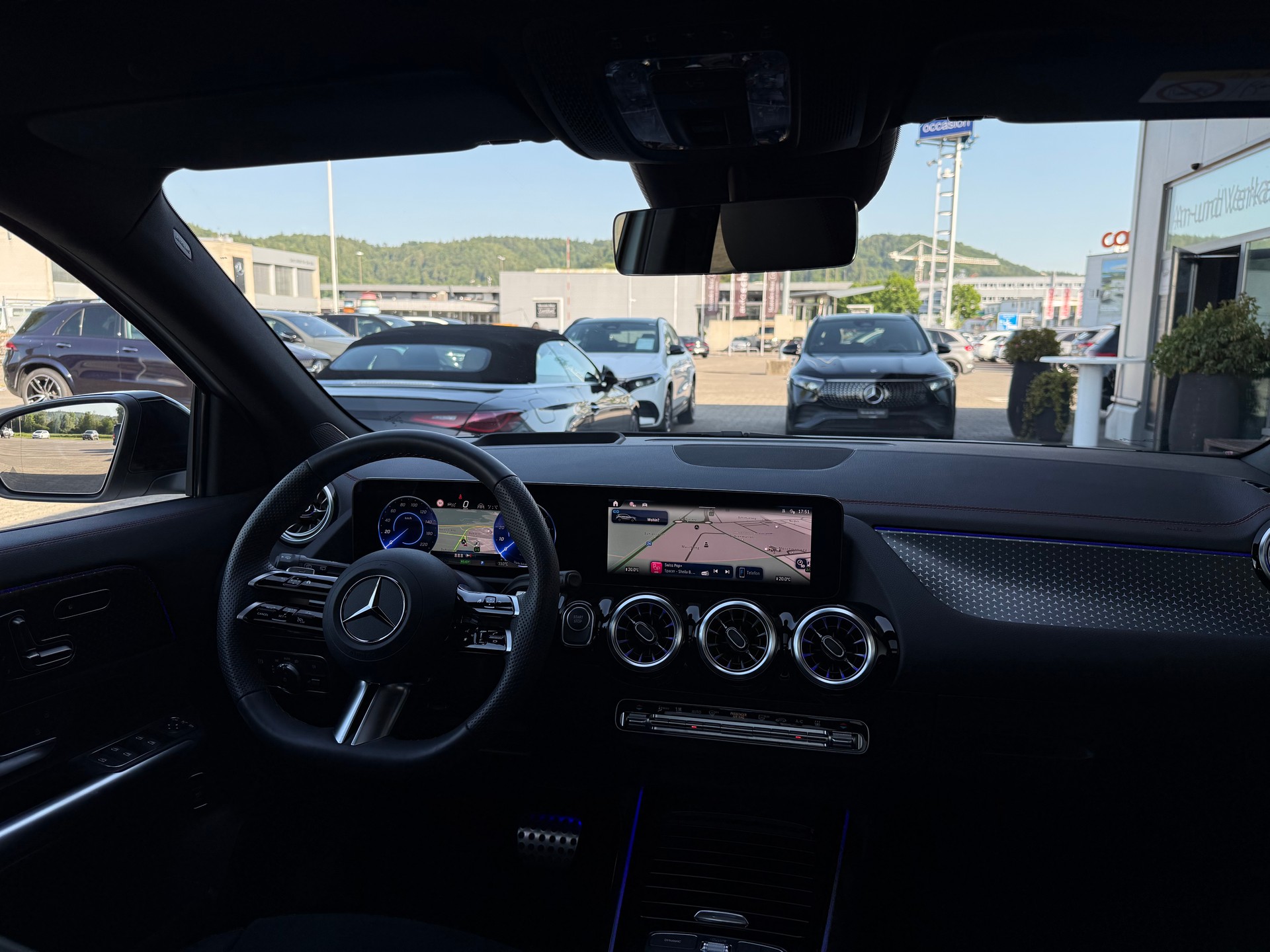 MERCEDES-BENZ EQA 350 AMG Line 4Matic Swiss Star-image-5