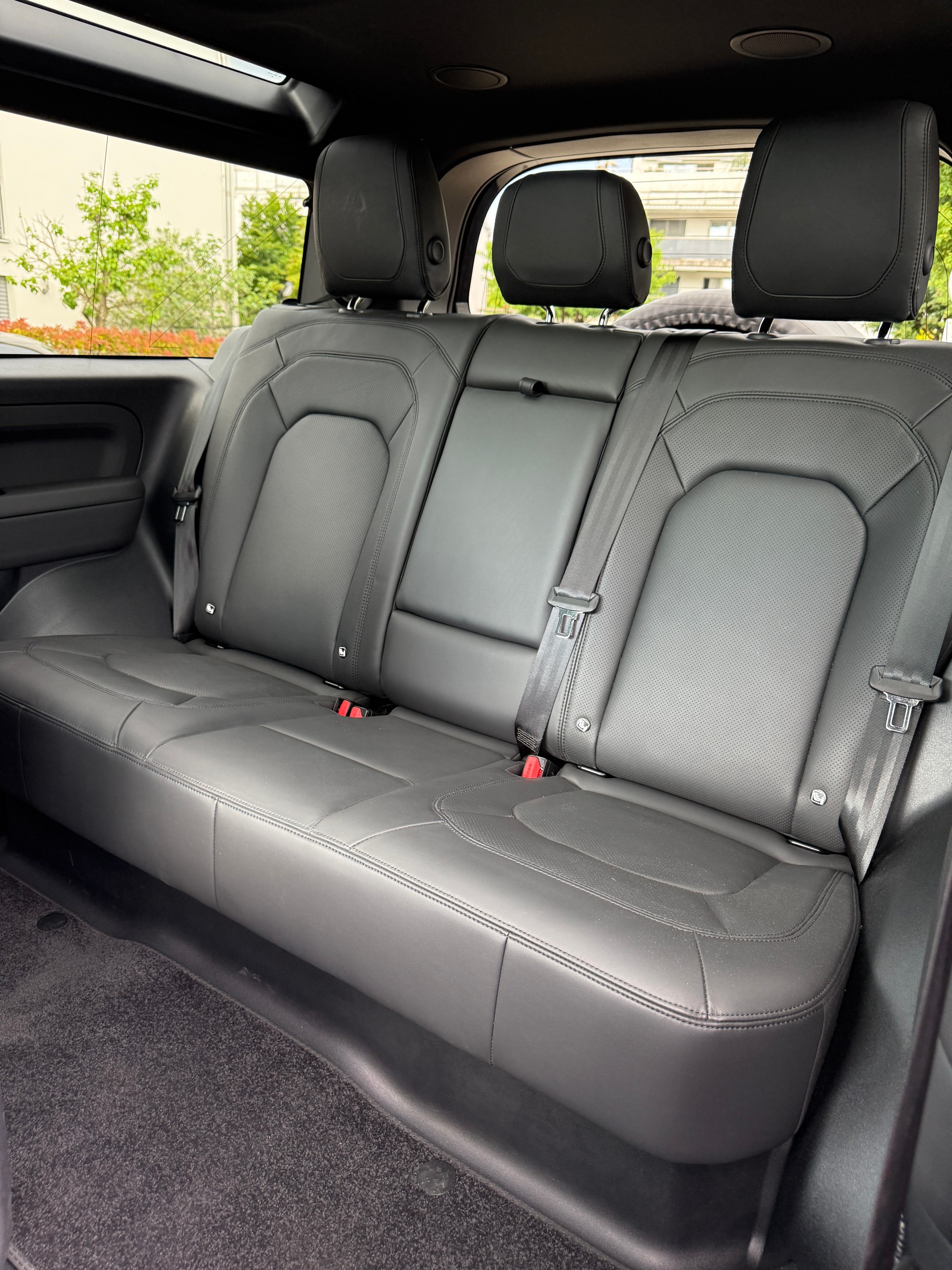LAND ROVER DEFENDER 90 525 V8 5.0 AT8*5 JAHRE/150000 KILOMETER HERSTELLERGARANTIE*VOLLAUSSTATTUNG*-image-25