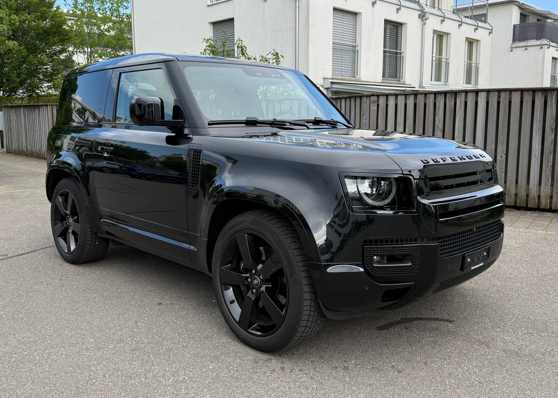 LAND ROVER DEFENDER 90 525 V8 5.0 AT8*5 JAHRE/150000 KILOMETER HERSTELLERGARANTIE*VOLLAUSSTATTUNG*