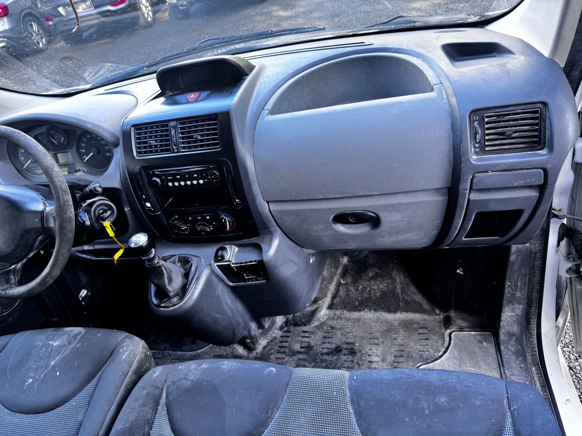 PEUGEOT Expert 2.0 HDi 229 L2H1-image-4
