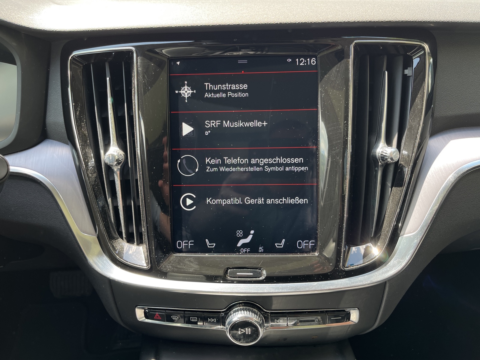 VOLVO V60 D4 Momentum Geartronic-image-12