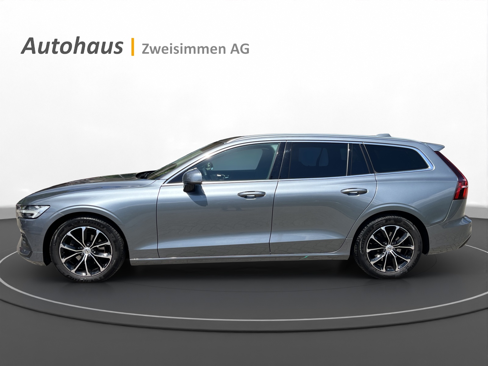 VOLVO V60 D4 Momentum Geartronic-image-1