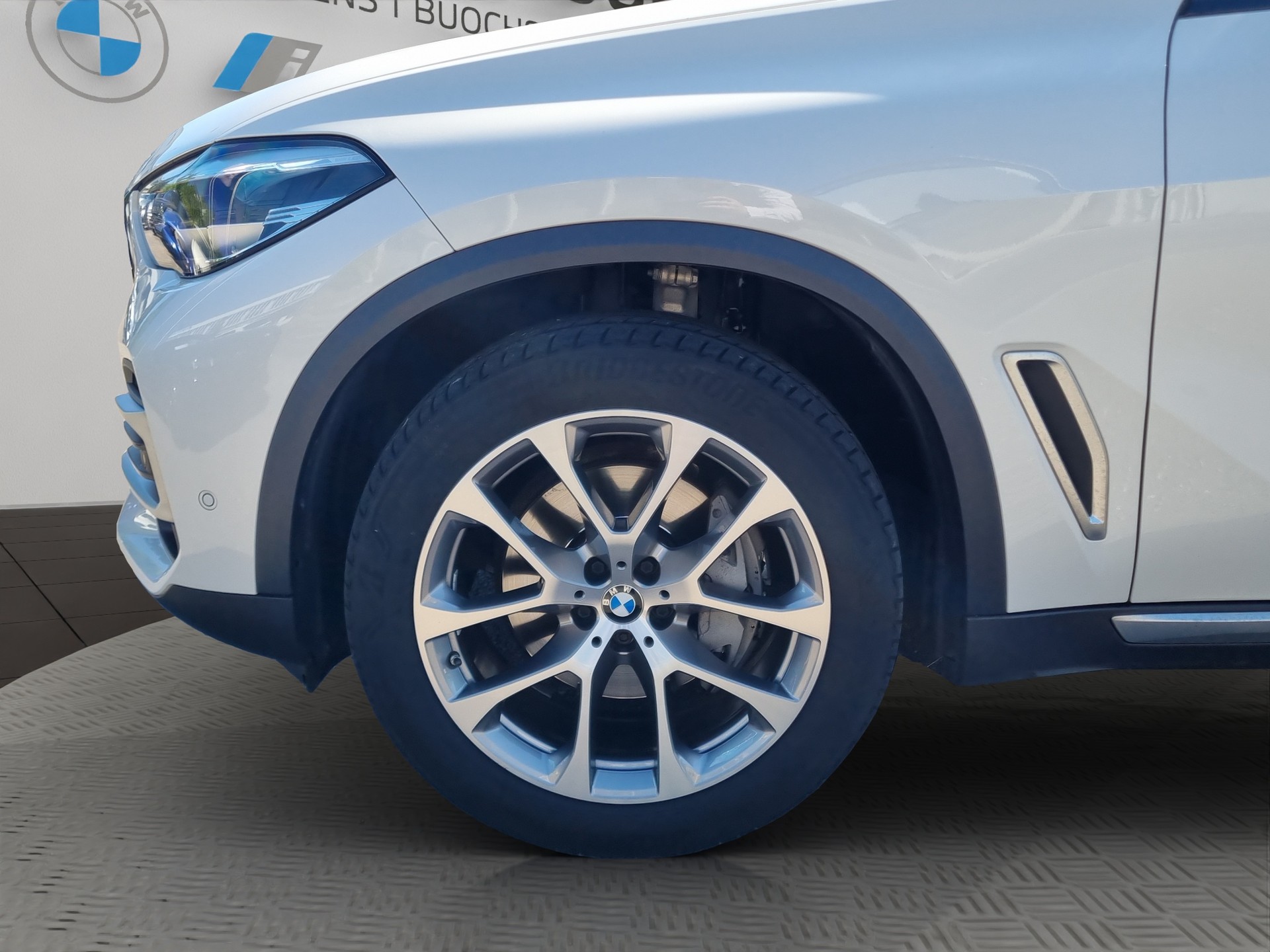 BMW X5 xDrive 40i xLine Steptronic-image-8