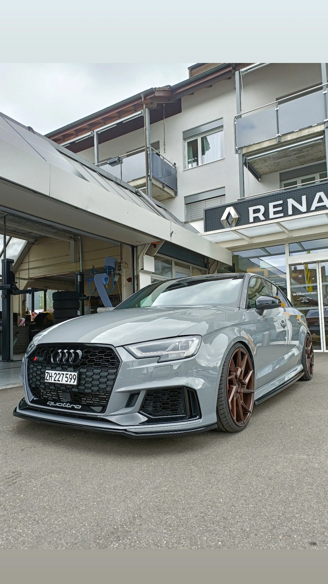AUDI 2.5 T FSI quattro S-Tronic-image-0