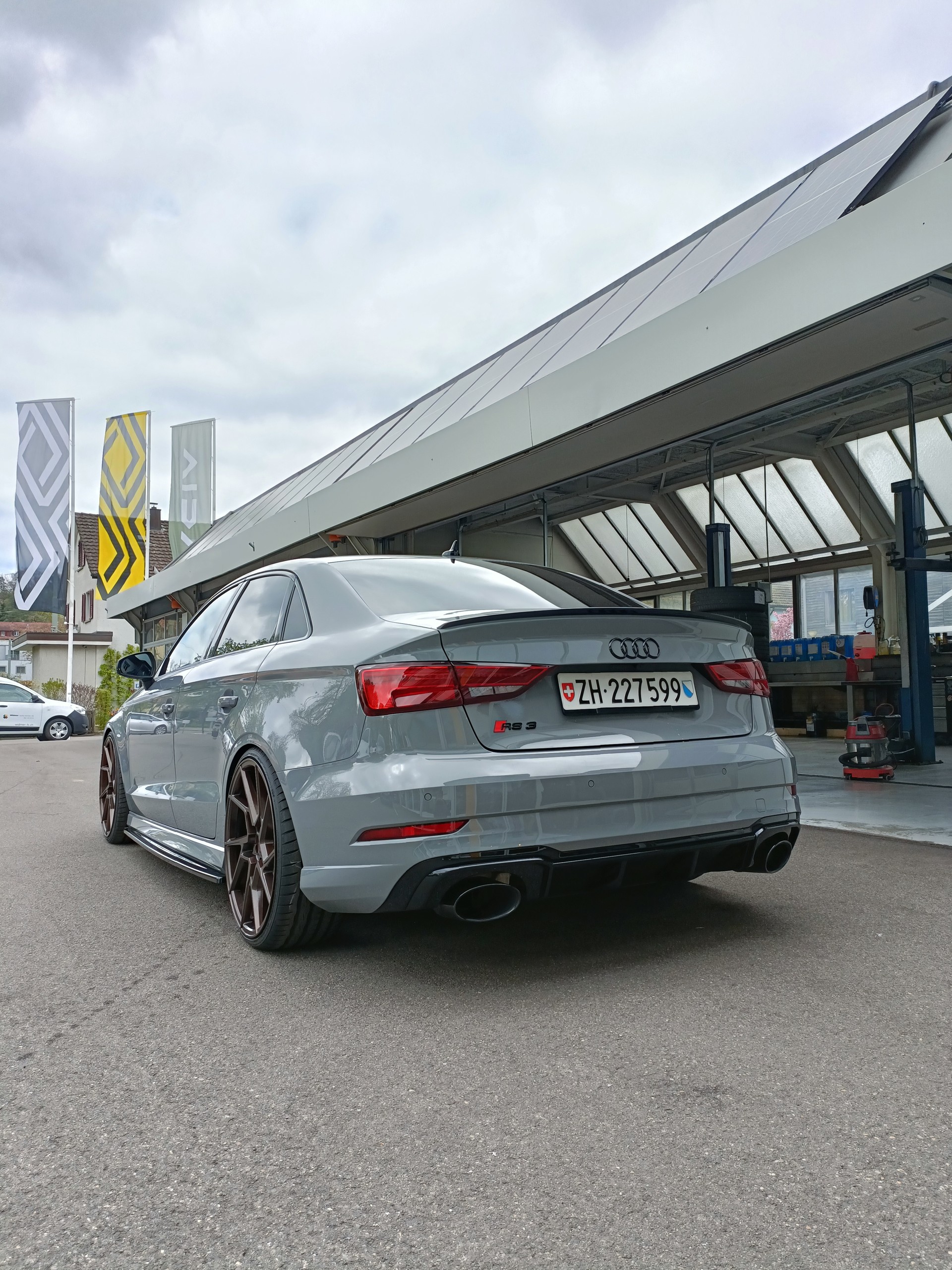 AUDI 2.5 T FSI quattro S-Tronic-image-1