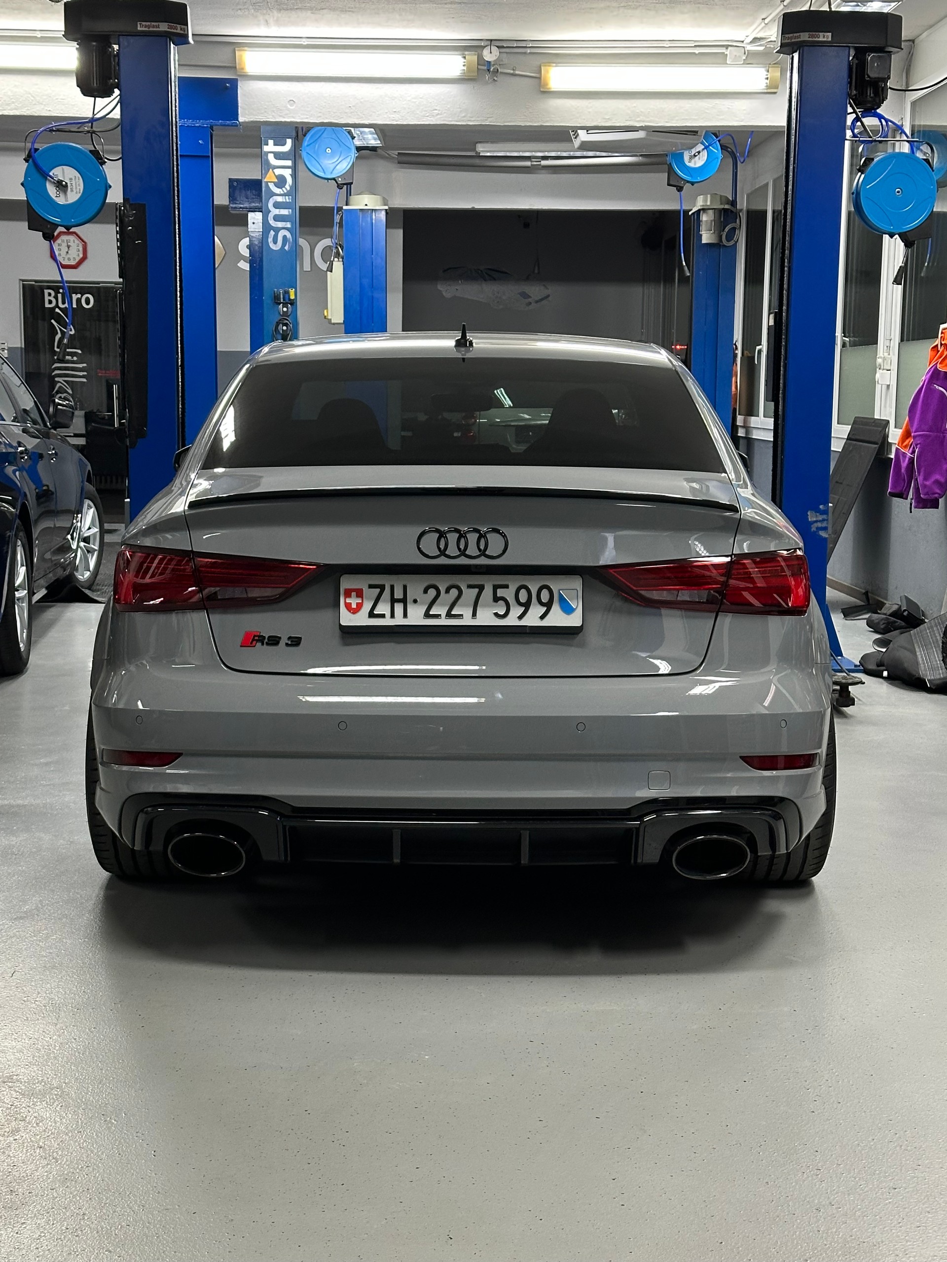 AUDI 2.5 T FSI quattro S-Tronic-image-4