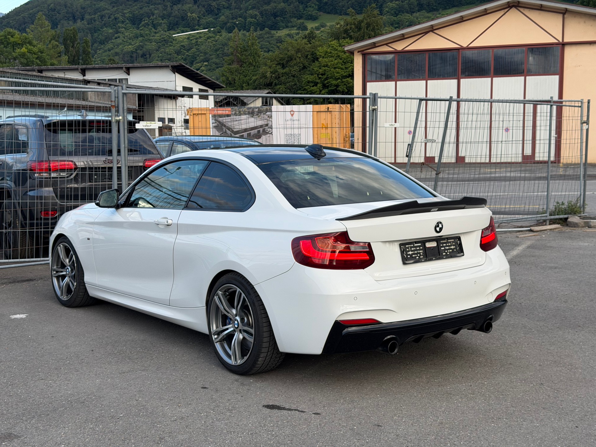 BMW M235i xDrive Steptronic-image-7
