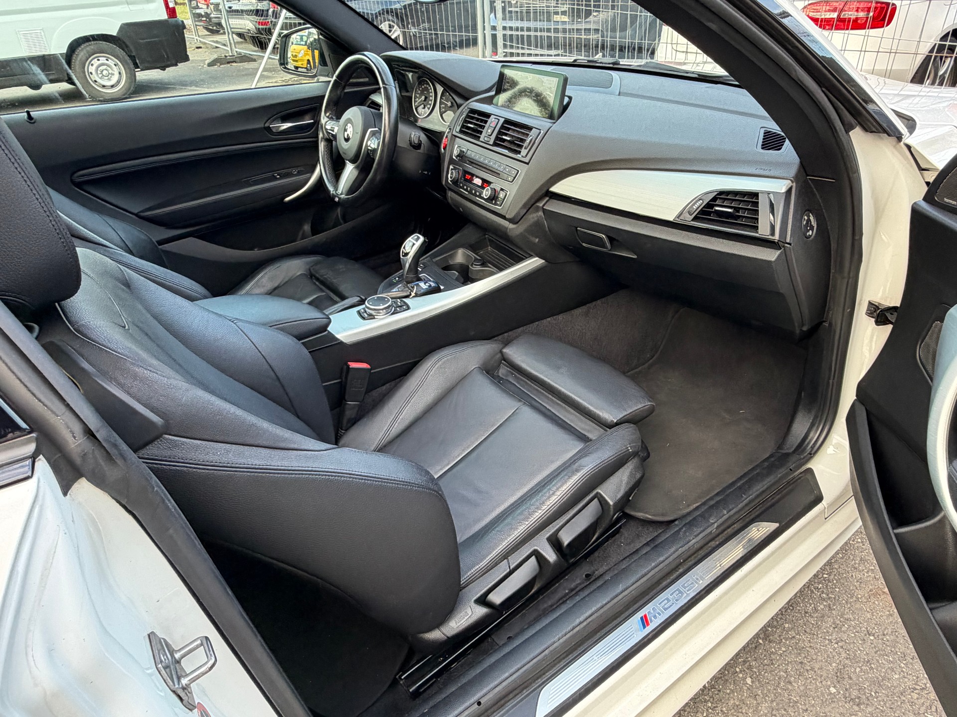 BMW M235i xDrive Steptronic-image-12