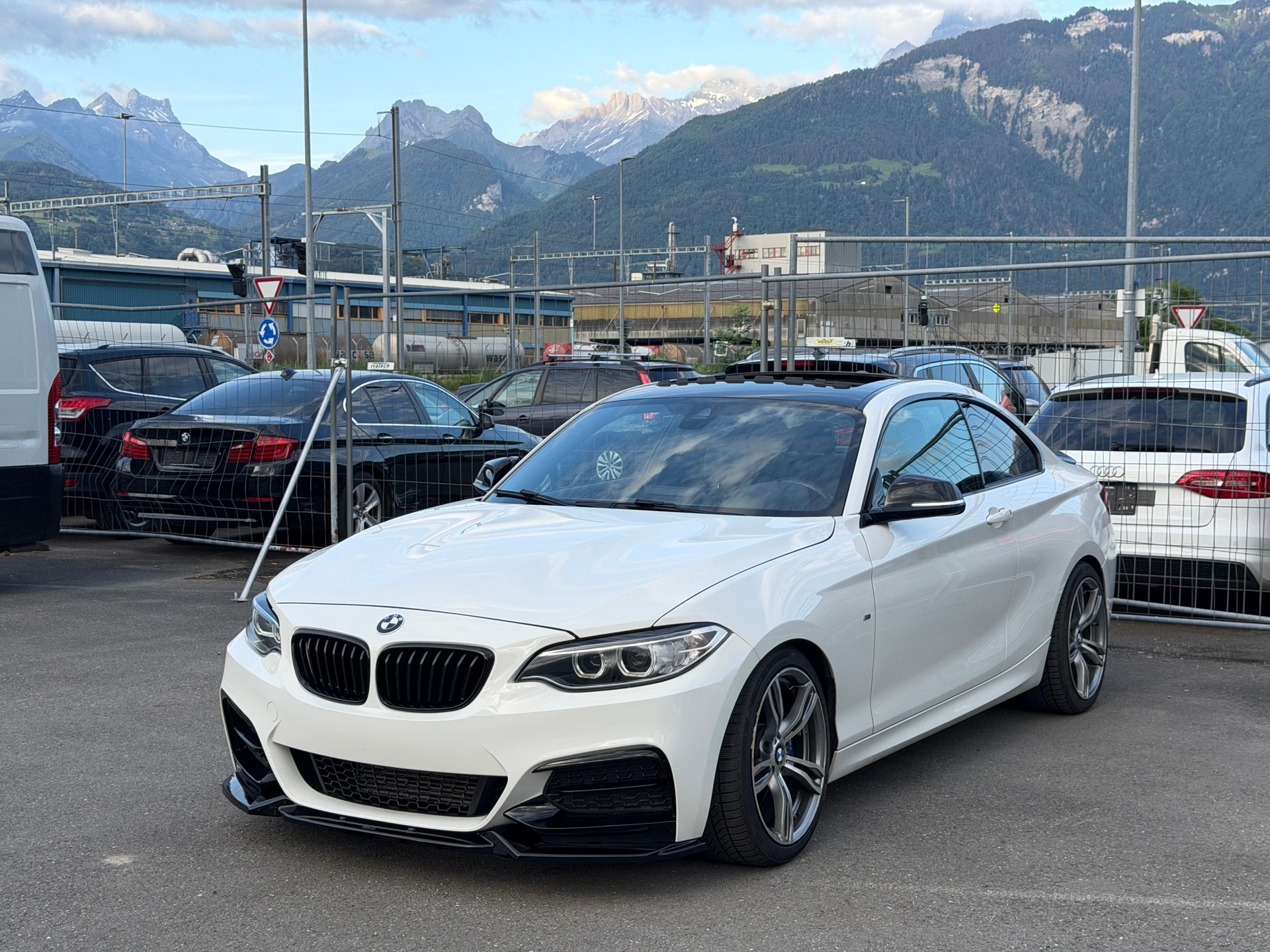 BMW M235i xDrive Steptronic-image-4