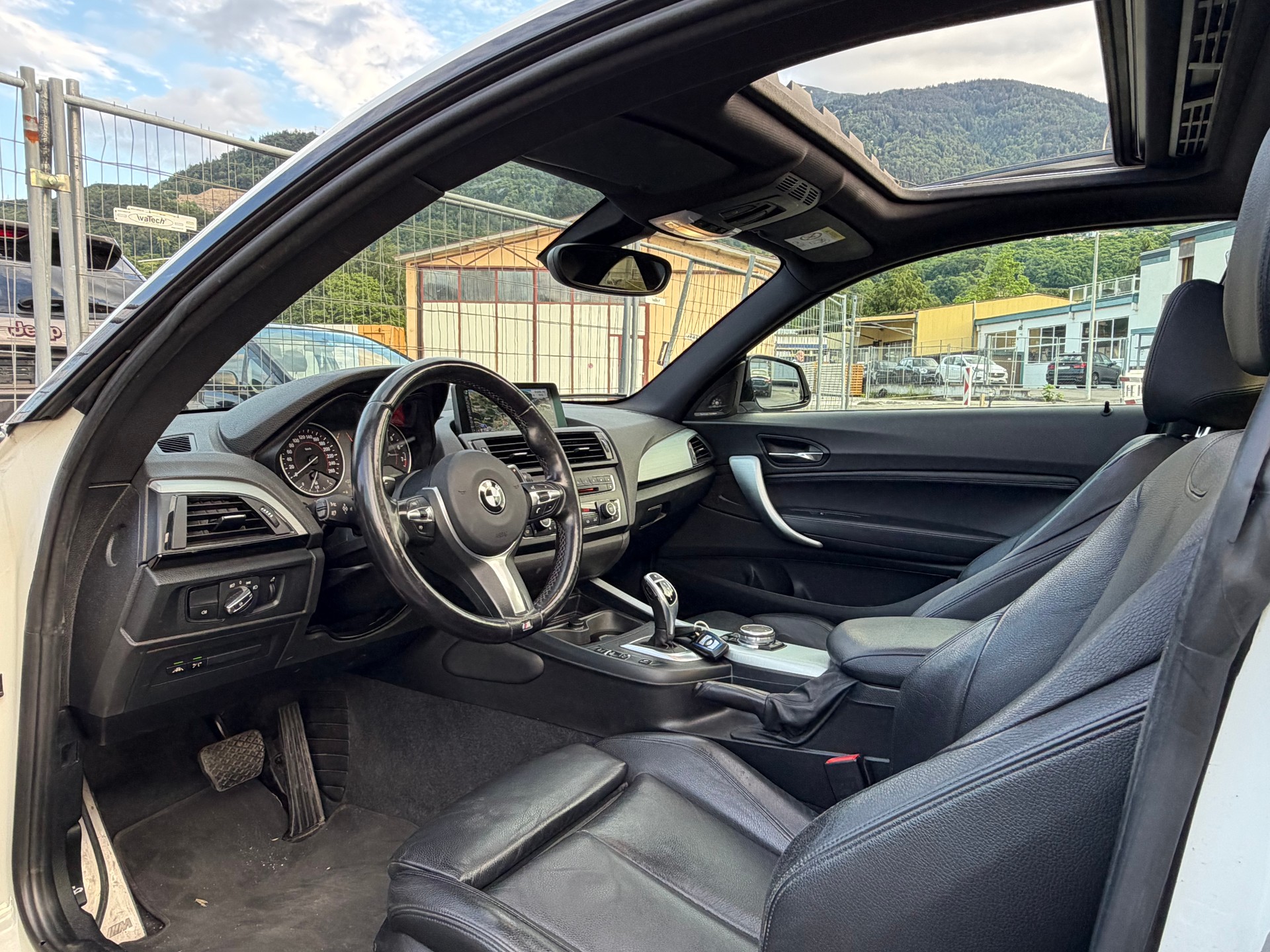 BMW M235i xDrive Steptronic-image-13